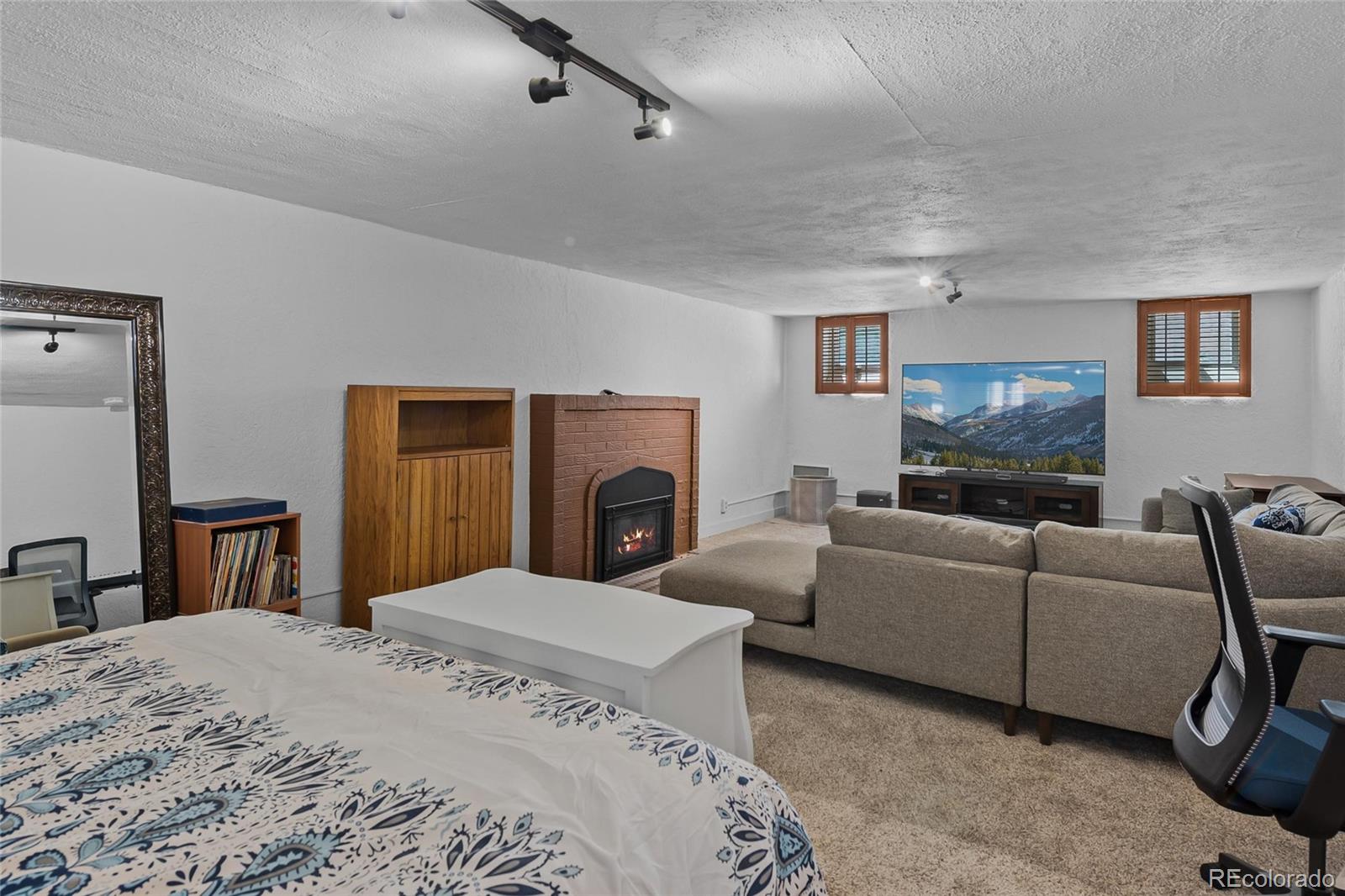 MLS Image #23 for 1825  niagara street,denver, Colorado