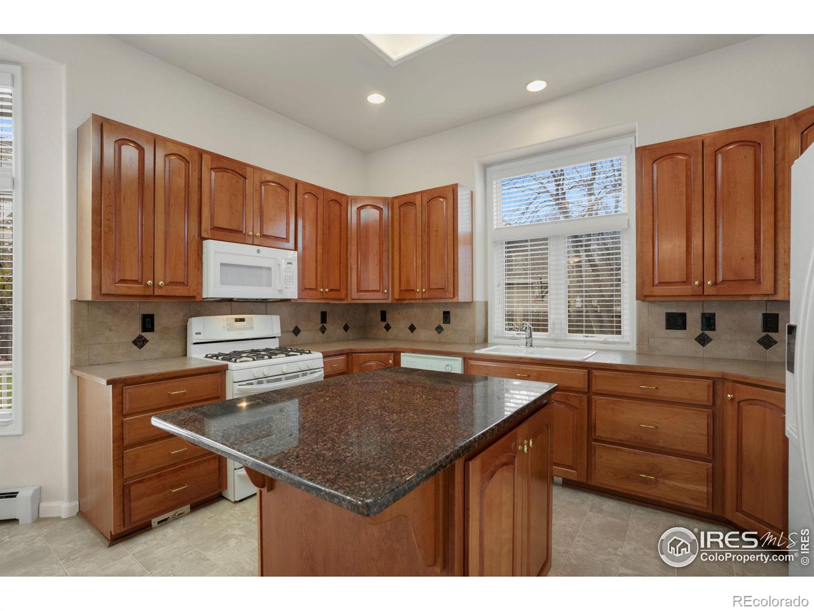 MLS Image #14 for 1156  english oak court,loveland, Colorado