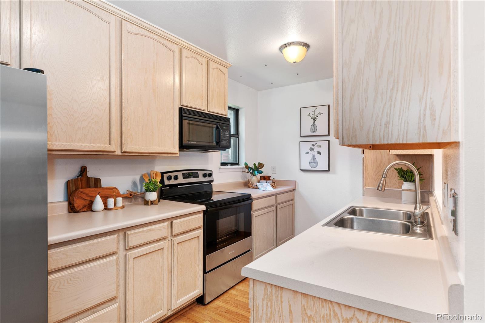 MLS Image #14 for 1217 s yosemite way,denver, Colorado