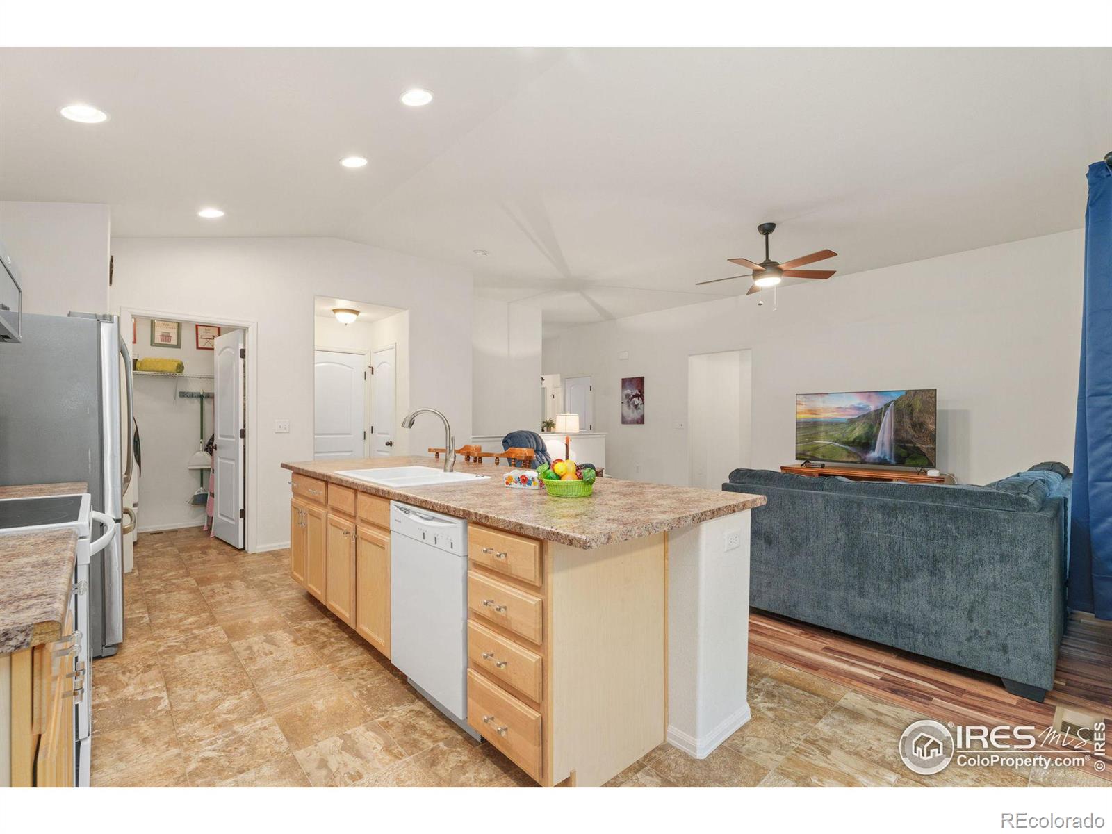 MLS Image #12 for 218  castle drive,severance, Colorado