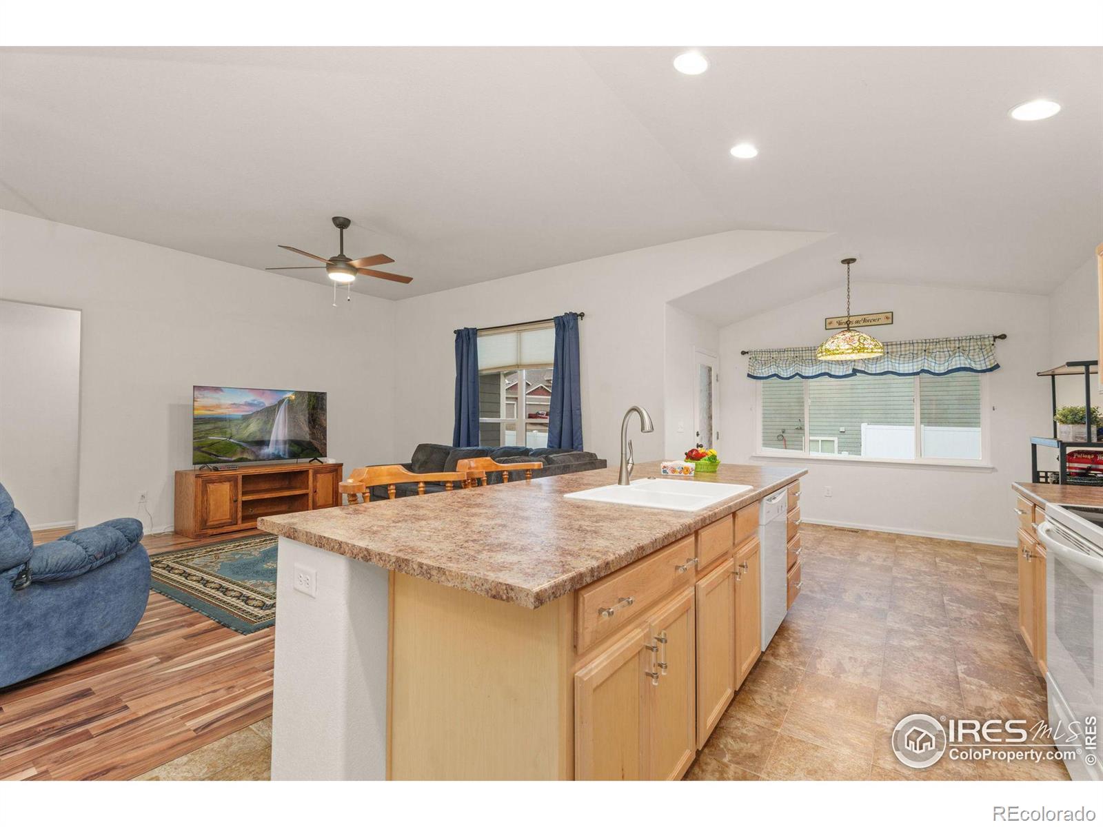 MLS Image #14 for 218  castle drive,severance, Colorado