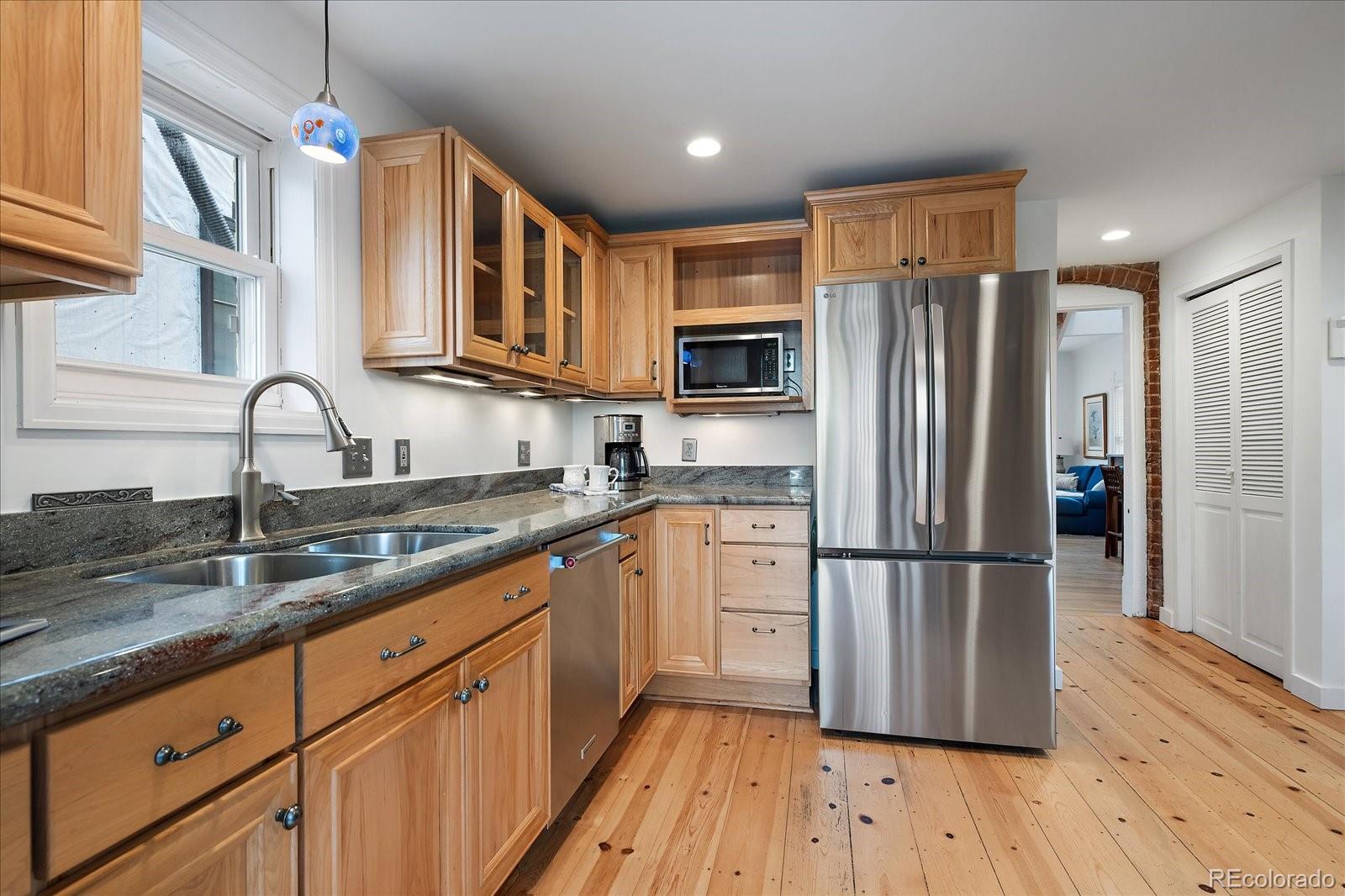 MLS Image #8 for 644 s high street,denver, Colorado