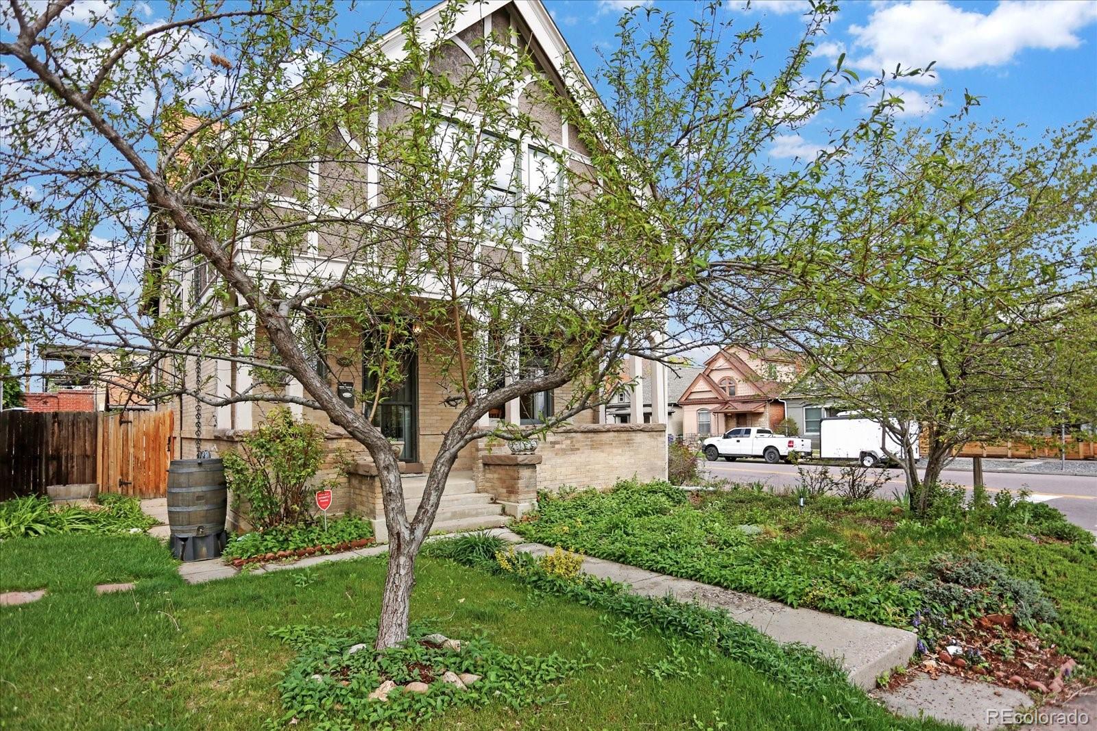 MLS Image #5 for 2571 n downing street,denver, Colorado