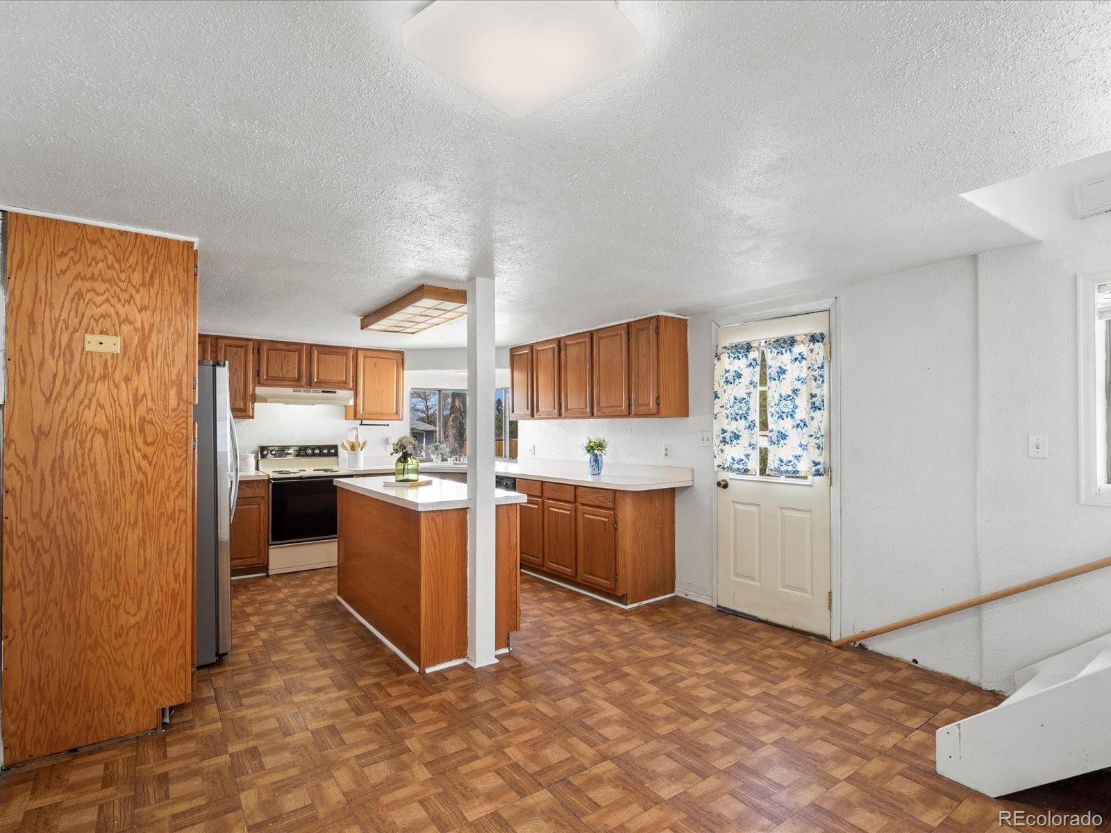 MLS Image #11 for 908 w tufts avenue,englewood, Colorado