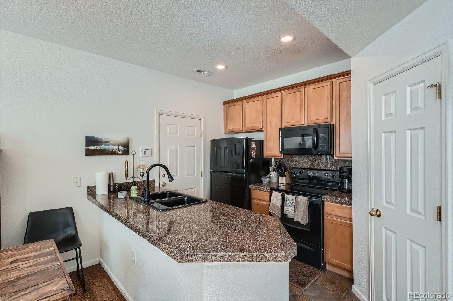 MLS Image #8 for 9003 e 24th place,denver, Colorado