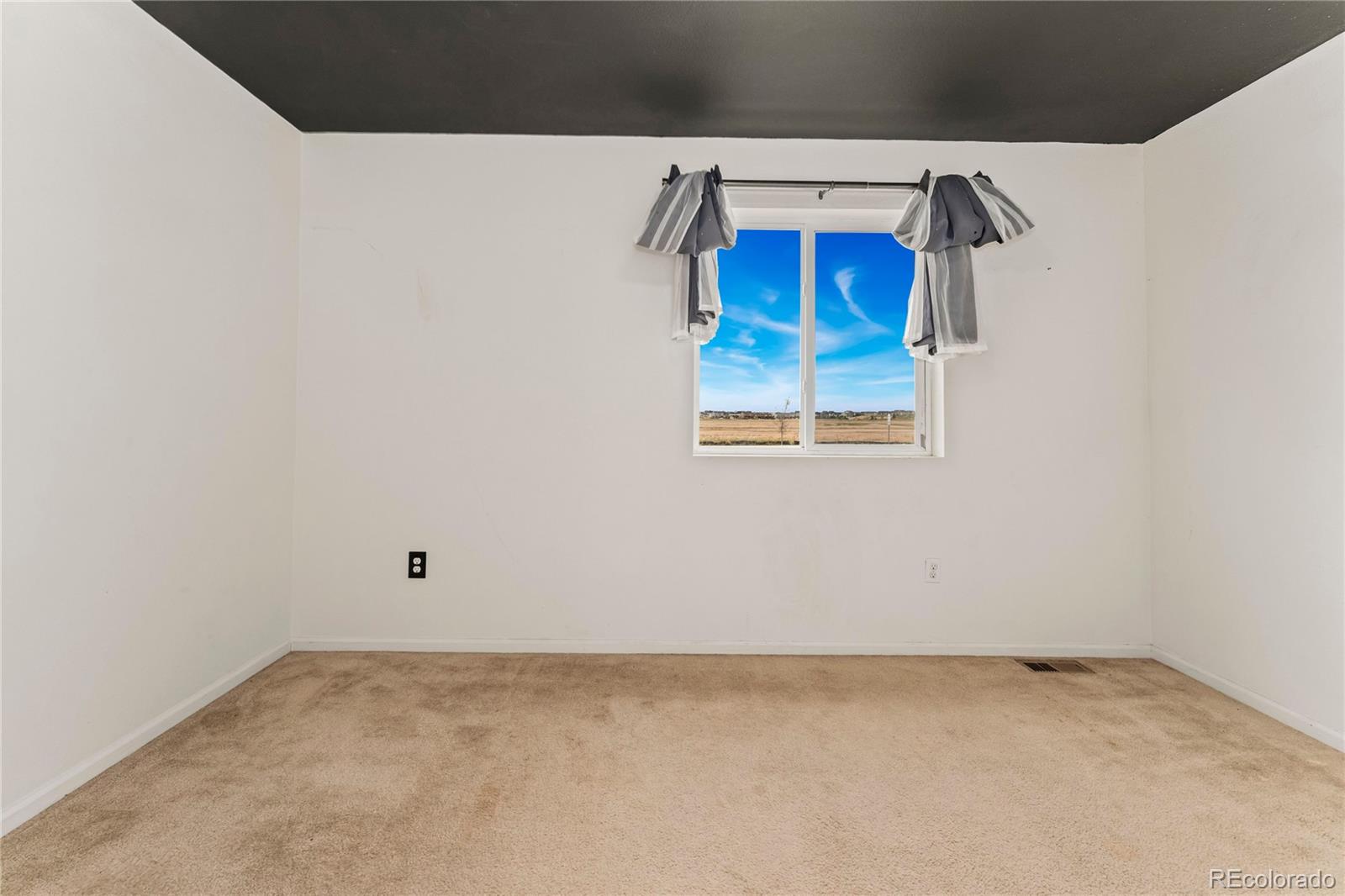 MLS Image #16 for 21071  randolph place,denver, Colorado