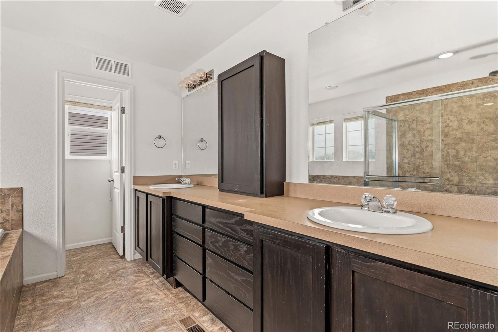 MLS Image #24 for 21071  randolph place,denver, Colorado