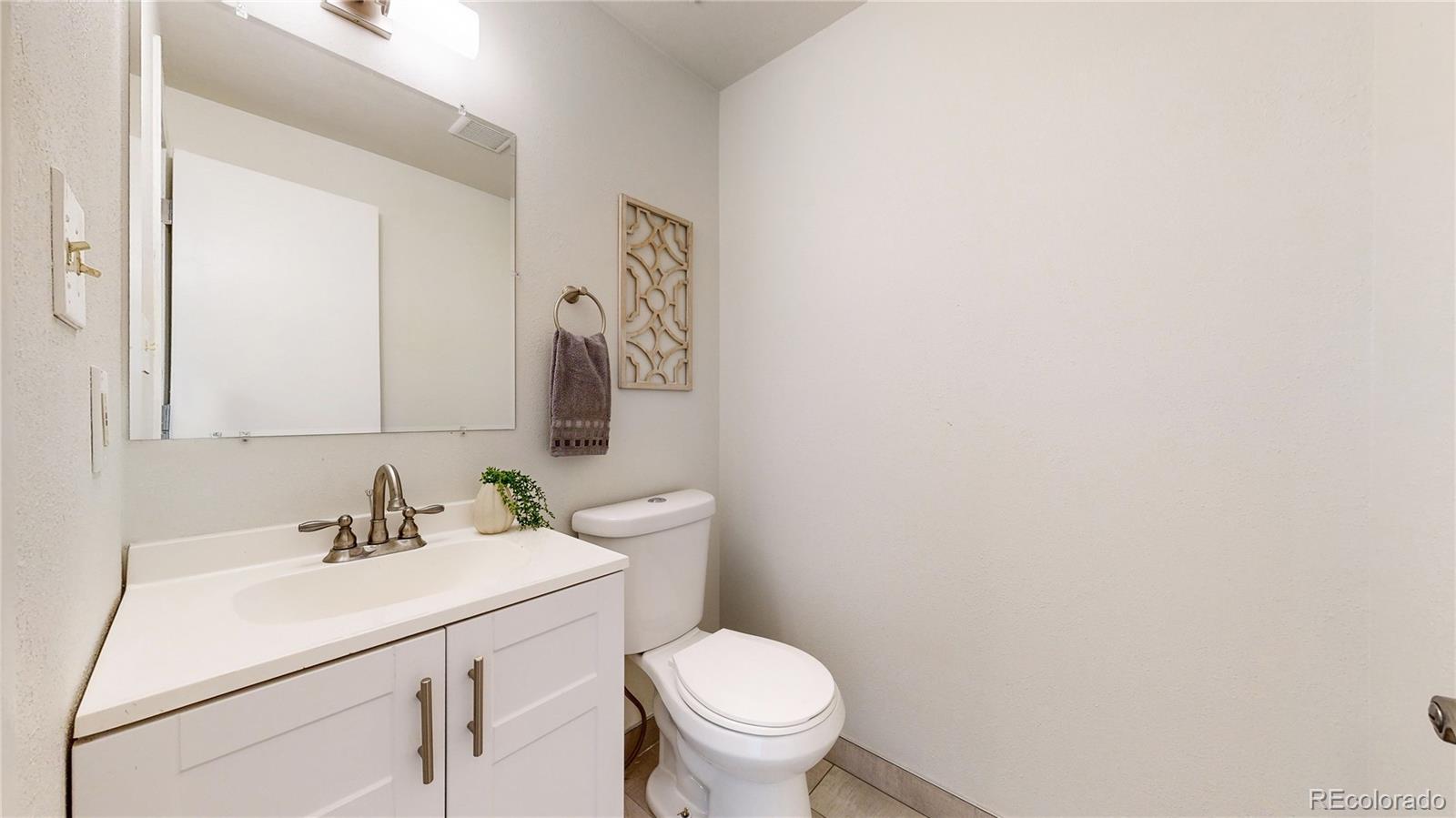 MLS Image #11 for 1791  norfolk street b,aurora, Colorado