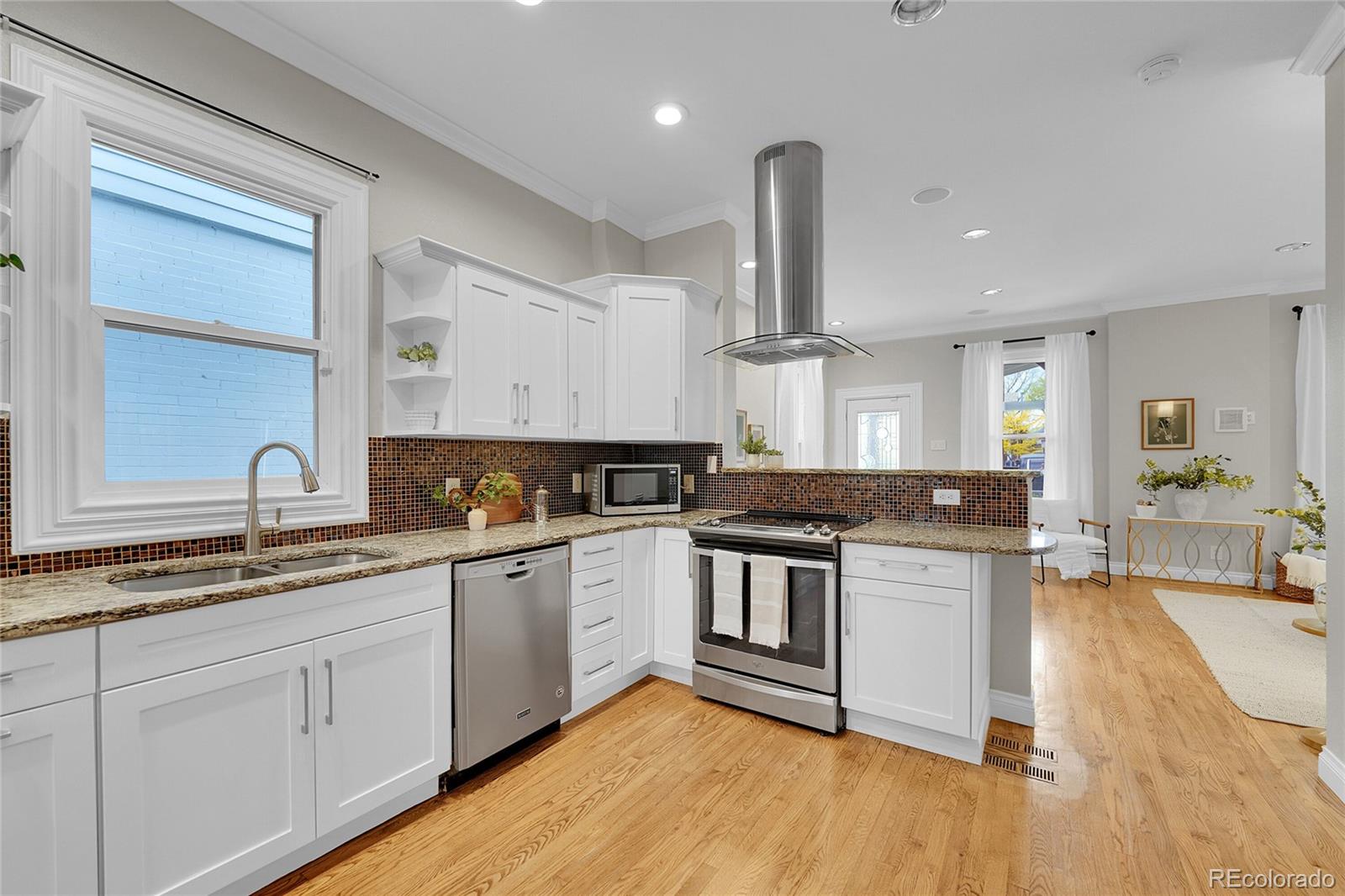 MLS Image #13 for 736 s logan street,denver, Colorado