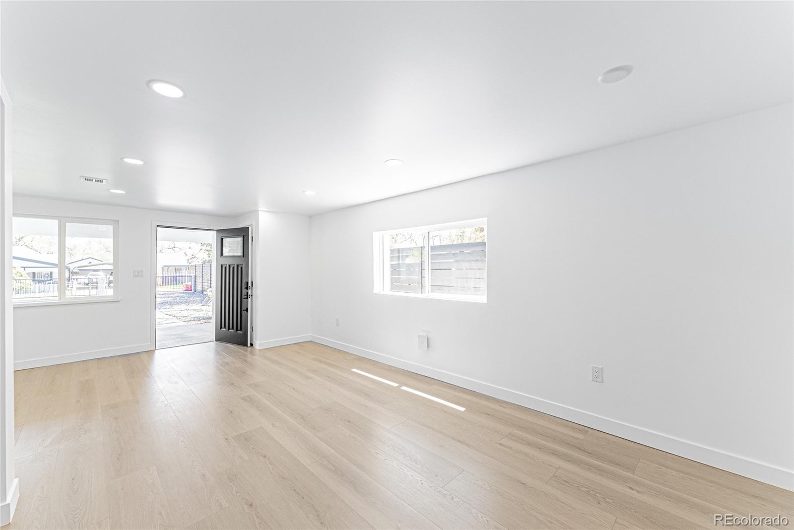 MLS Image #5 for 555 s meade street,denver, Colorado