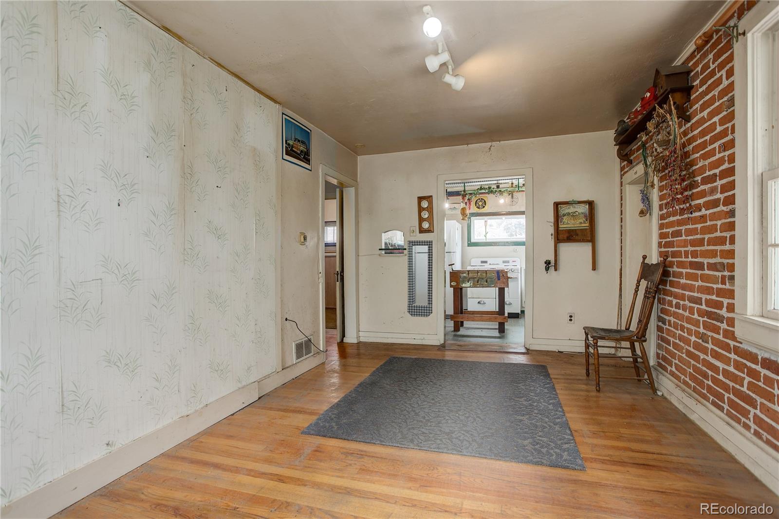 MLS Image #3 for 2040 s pearl street,denver, Colorado