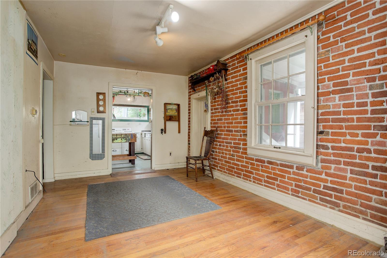 MLS Image #4 for 2040 s pearl street,denver, Colorado