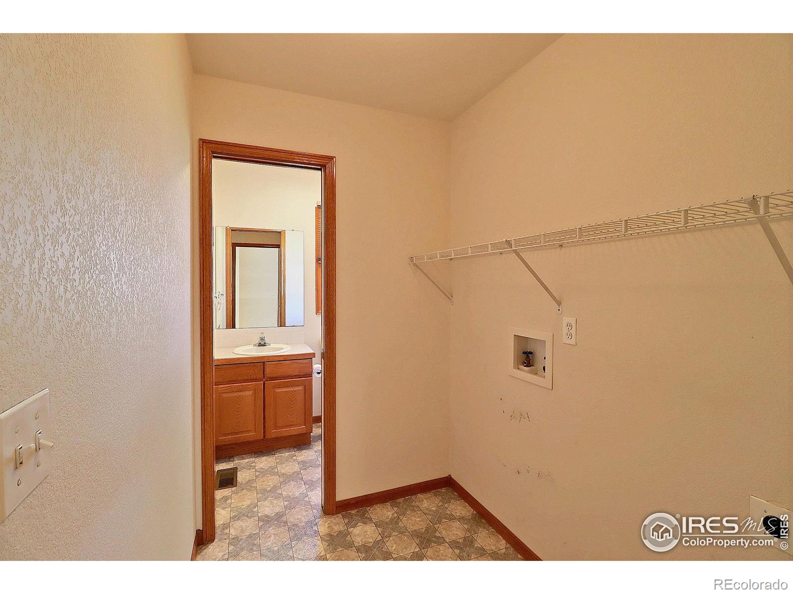 MLS Image #25 for 913 n 4th street,johnstown, Colorado