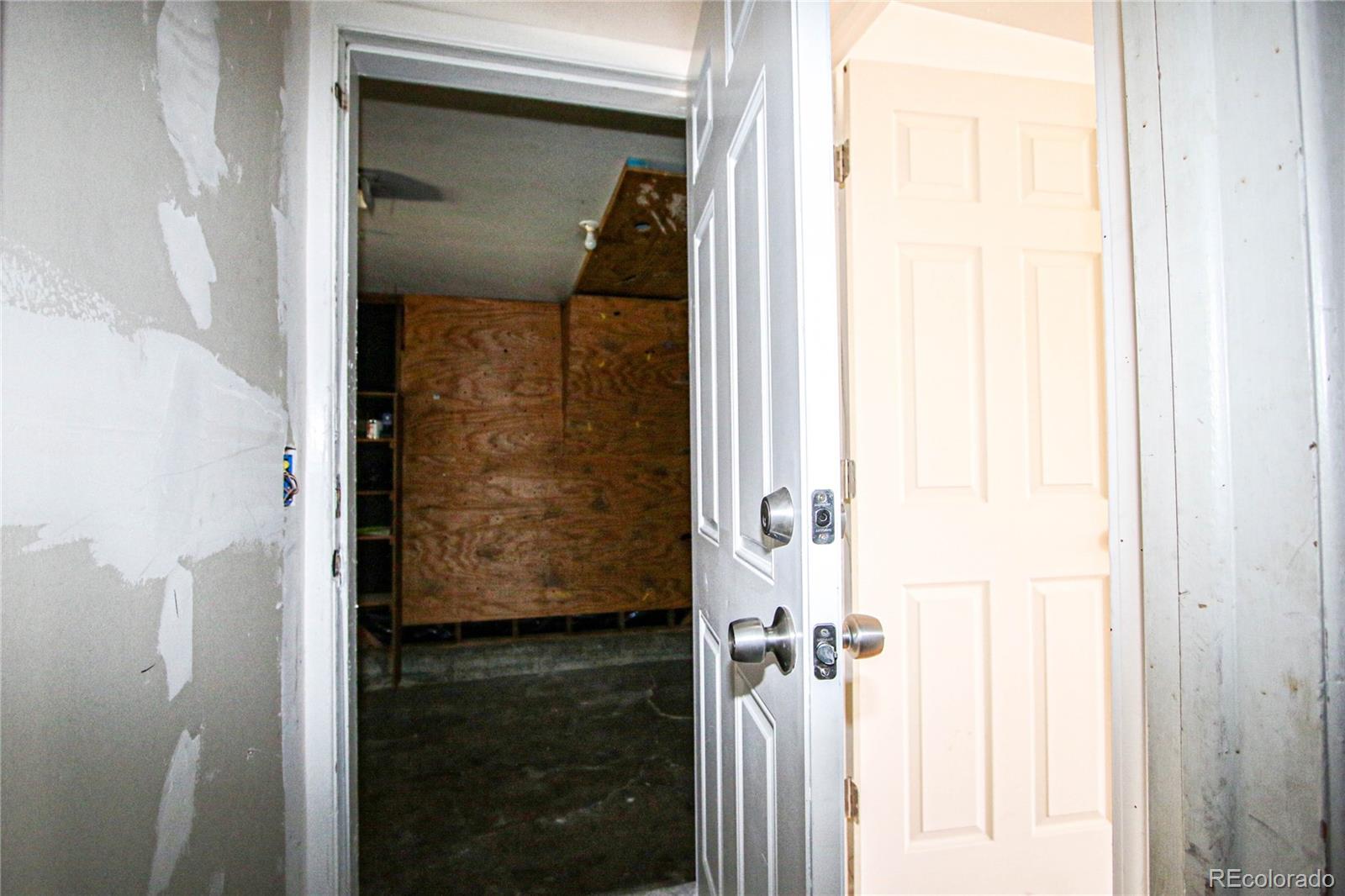 MLS Image #12 for 108 w 81st place,denver, Colorado