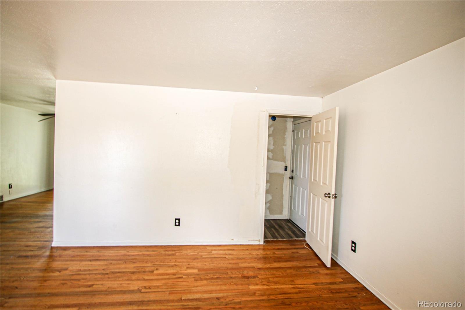 MLS Image #13 for 108 w 81st place,denver, Colorado