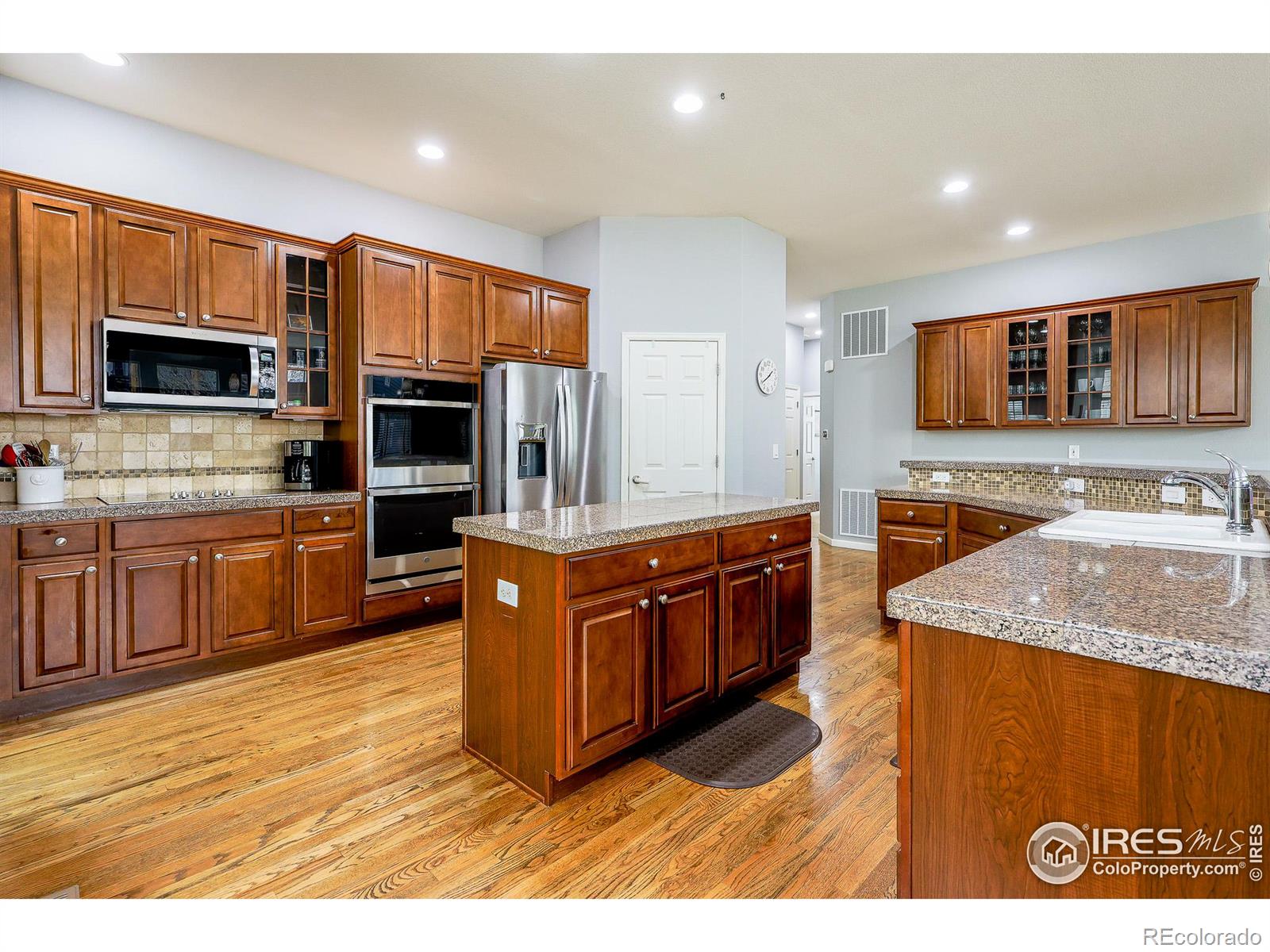 MLS Image #10 for 2719  aylesbury way,johnstown, Colorado