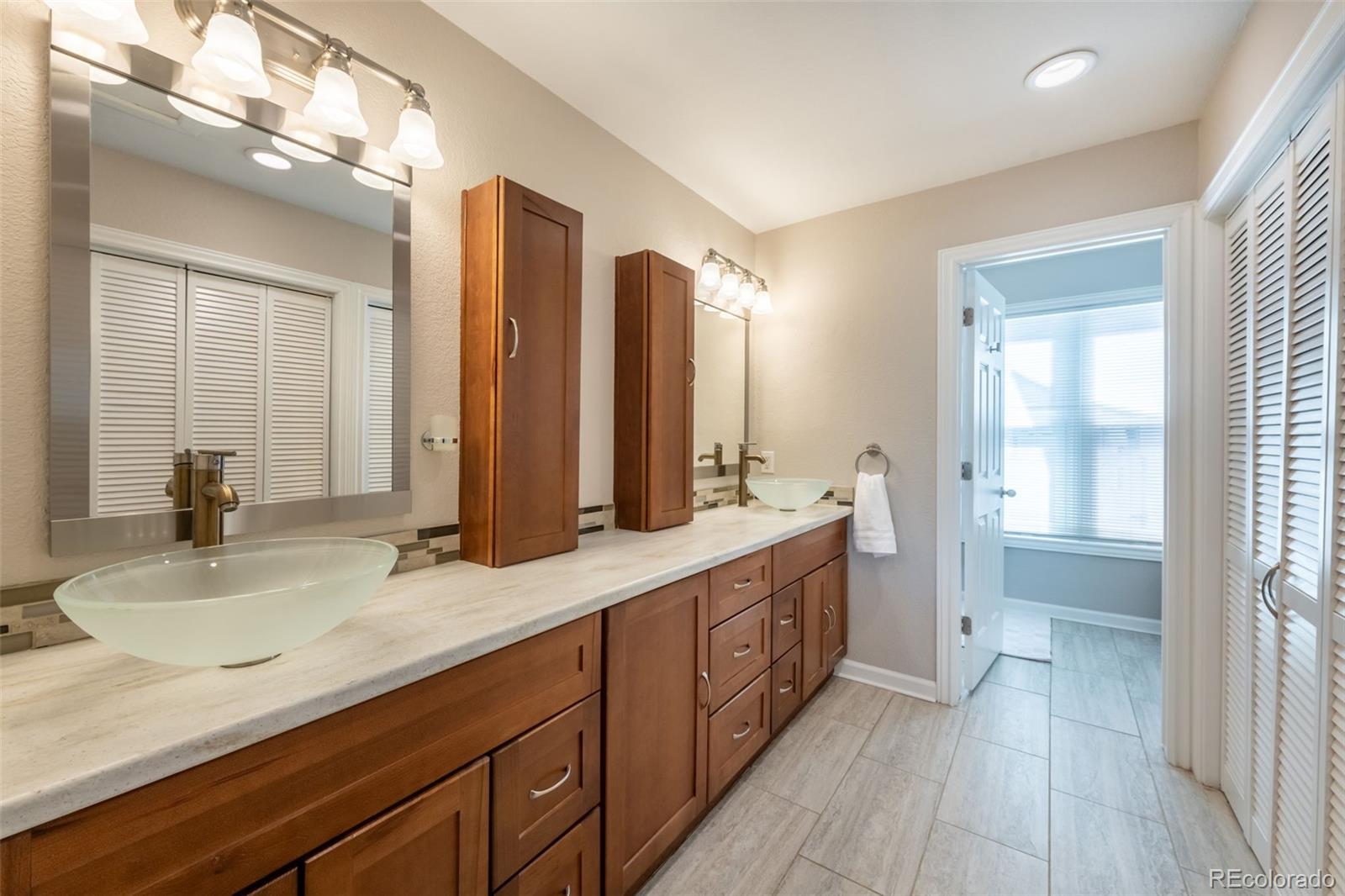 MLS Image #19 for 2295 s yosemite circle,denver, Colorado