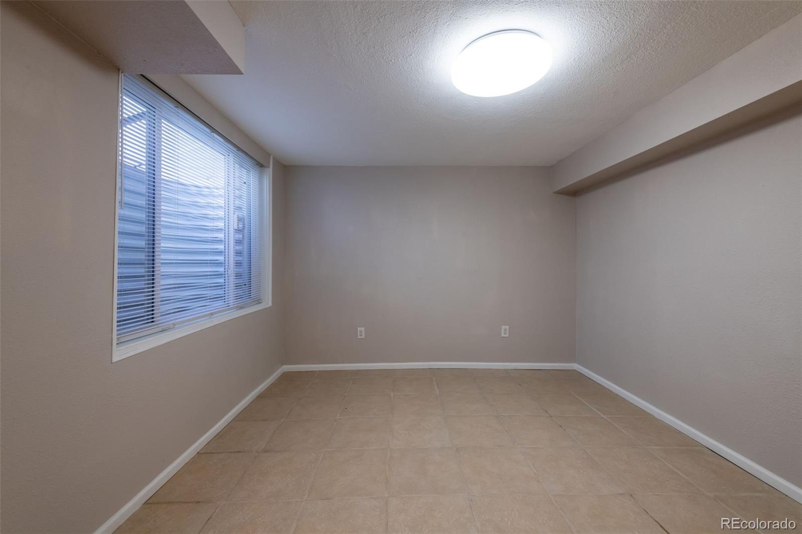 MLS Image #29 for 2295 s yosemite circle,denver, Colorado