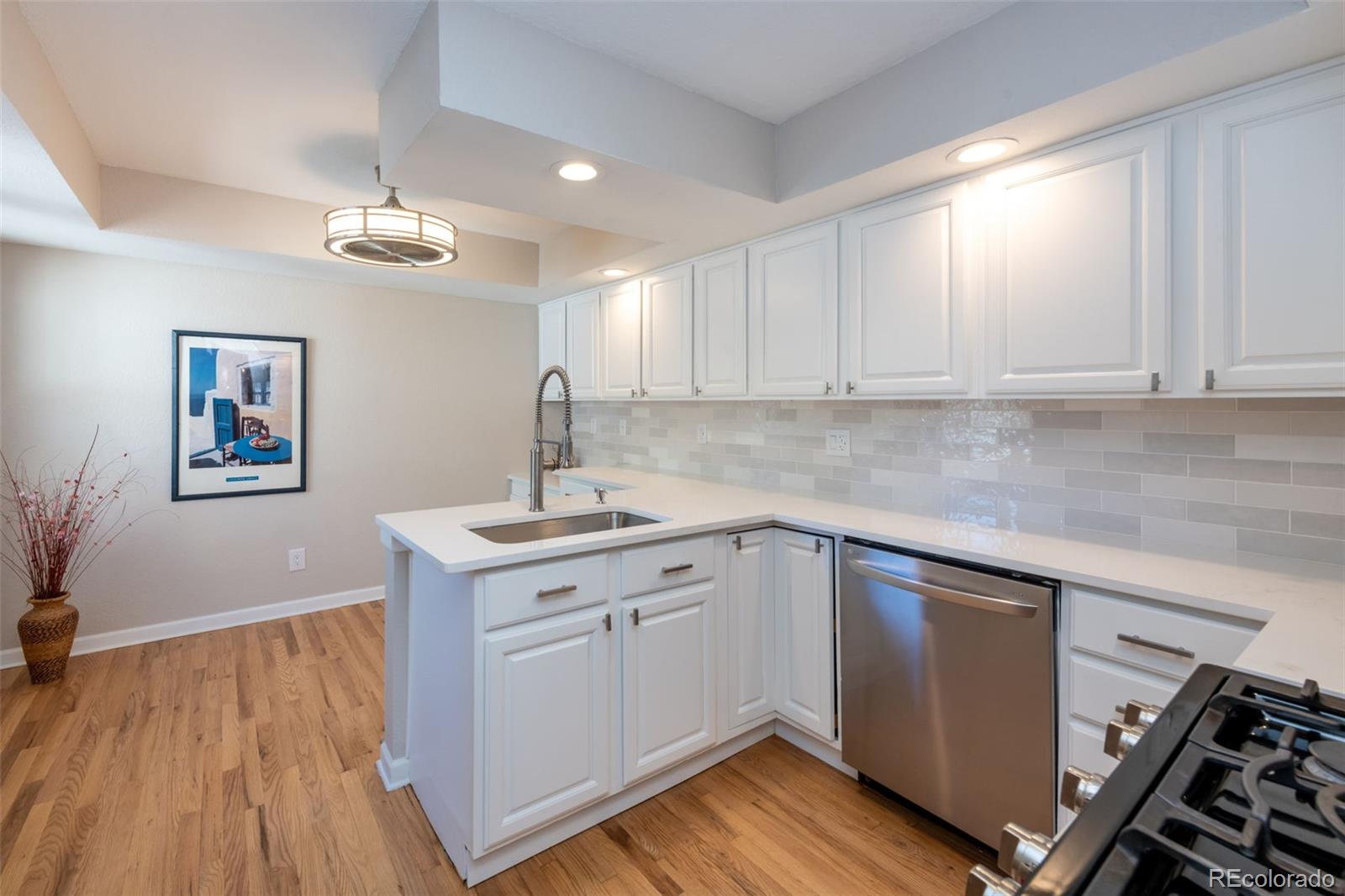 MLS Image #9 for 2295 s yosemite circle,denver, Colorado