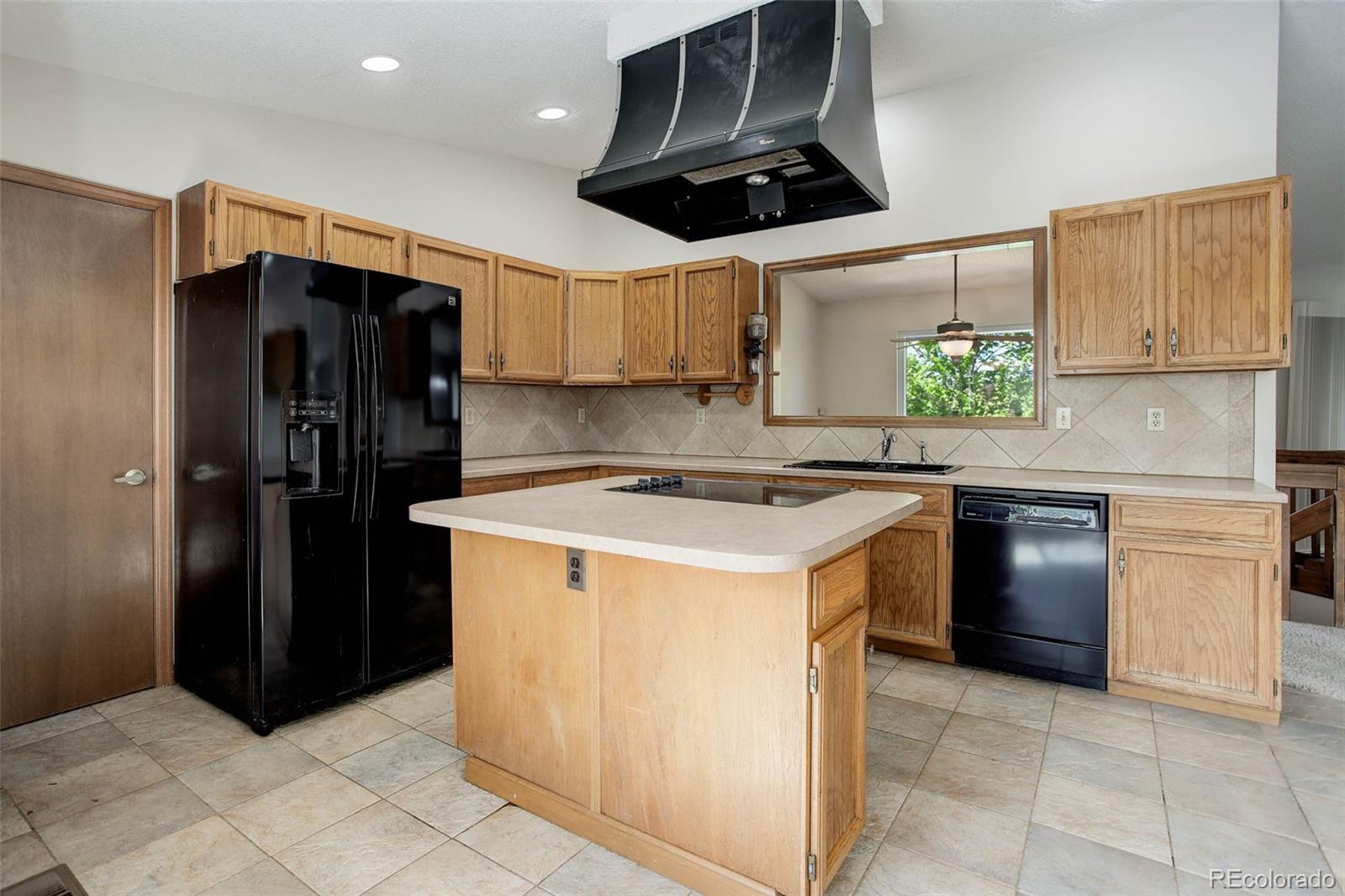 MLS Image #11 for 2328 s yukon court,lakewood, Colorado