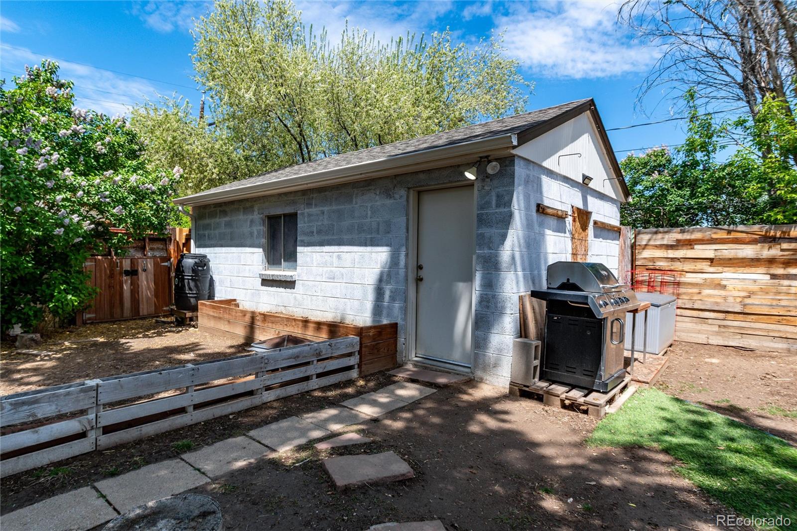 MLS Image #32 for 1315  ulster street,denver, Colorado