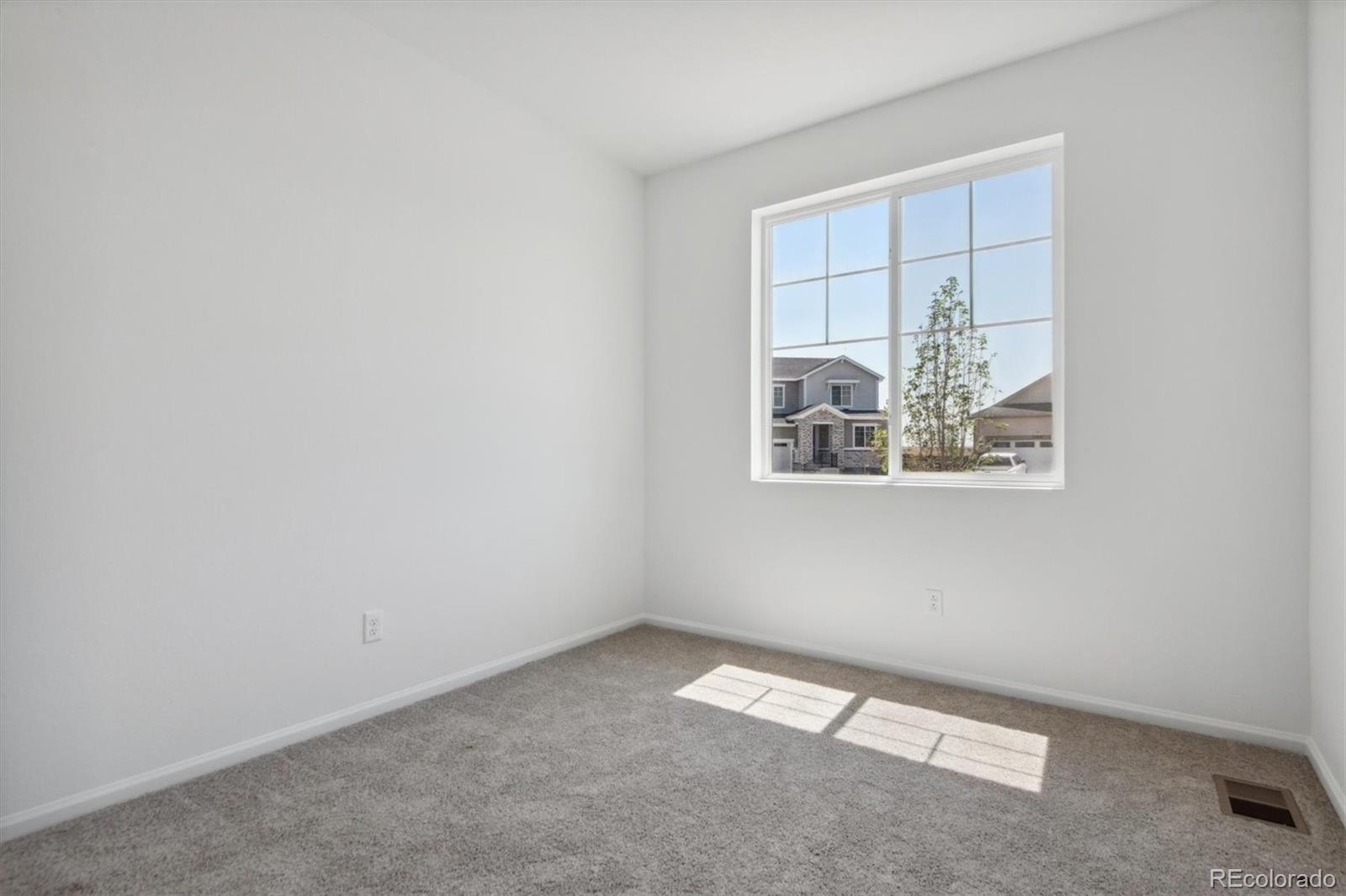 MLS Image #15 for 27695 e byers place,aurora, Colorado