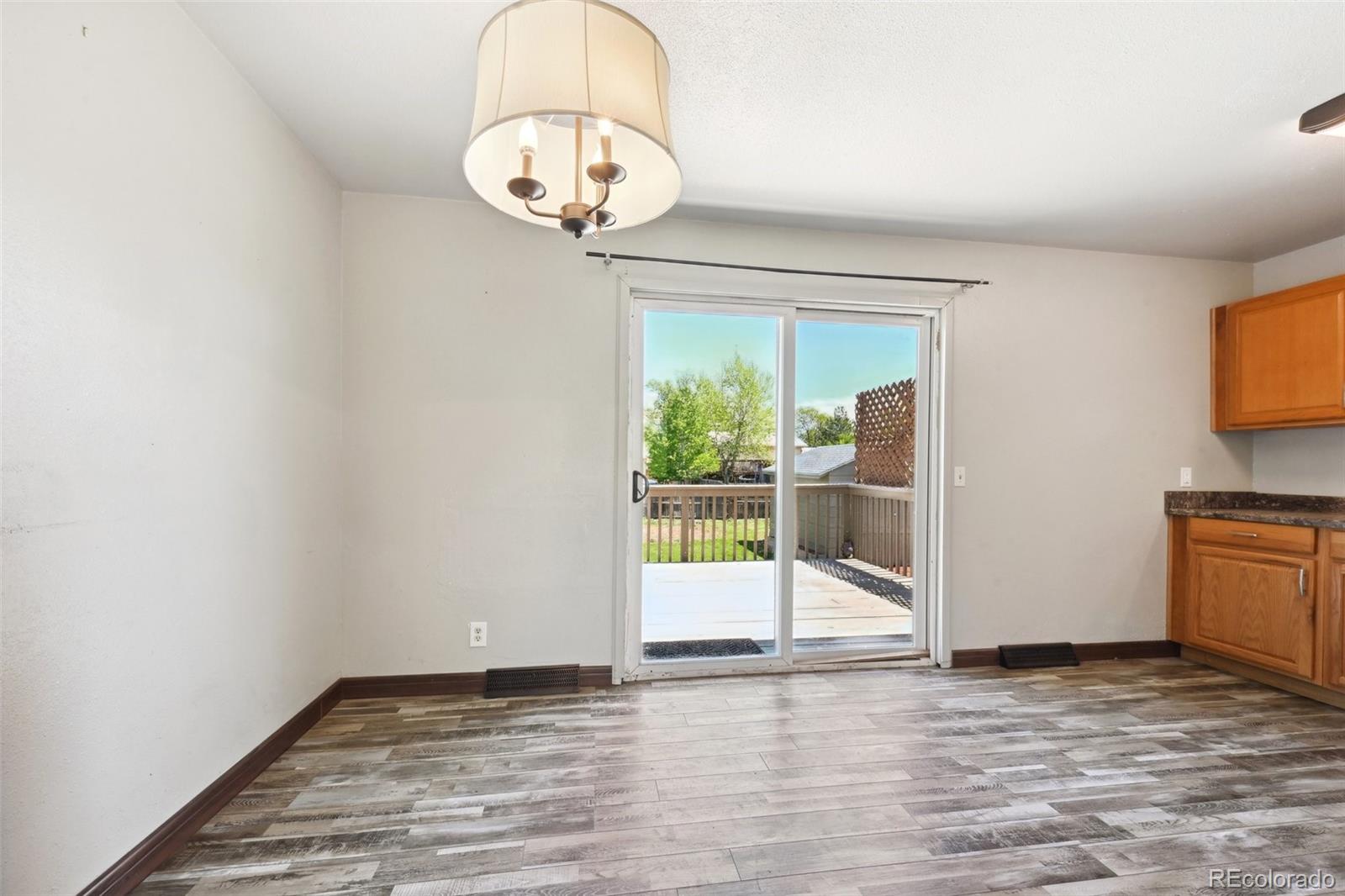 MLS Image #8 for 926  nucla street,aurora, Colorado