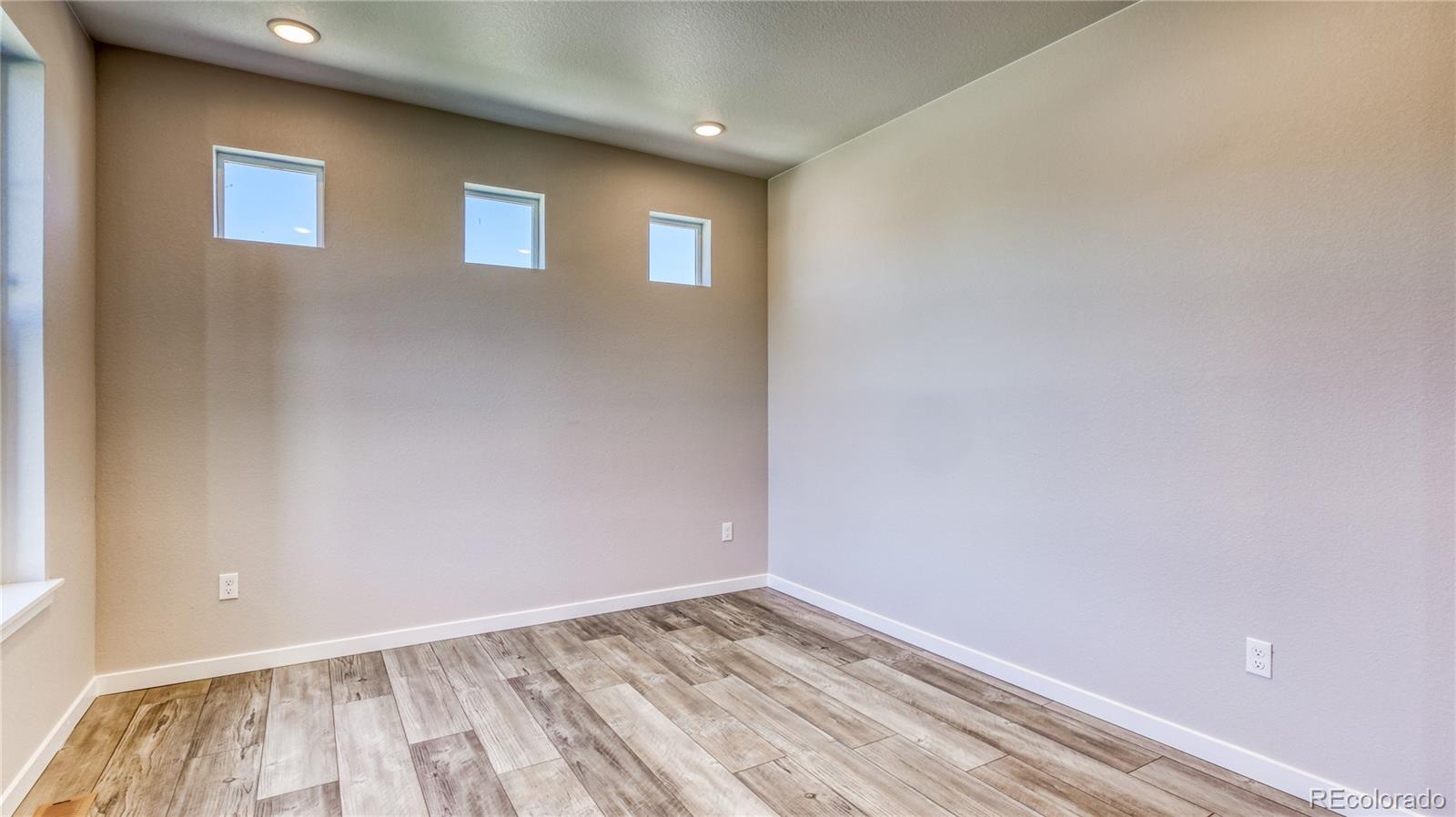 MLS Image #12 for 23690 e 39th place,aurora, Colorado