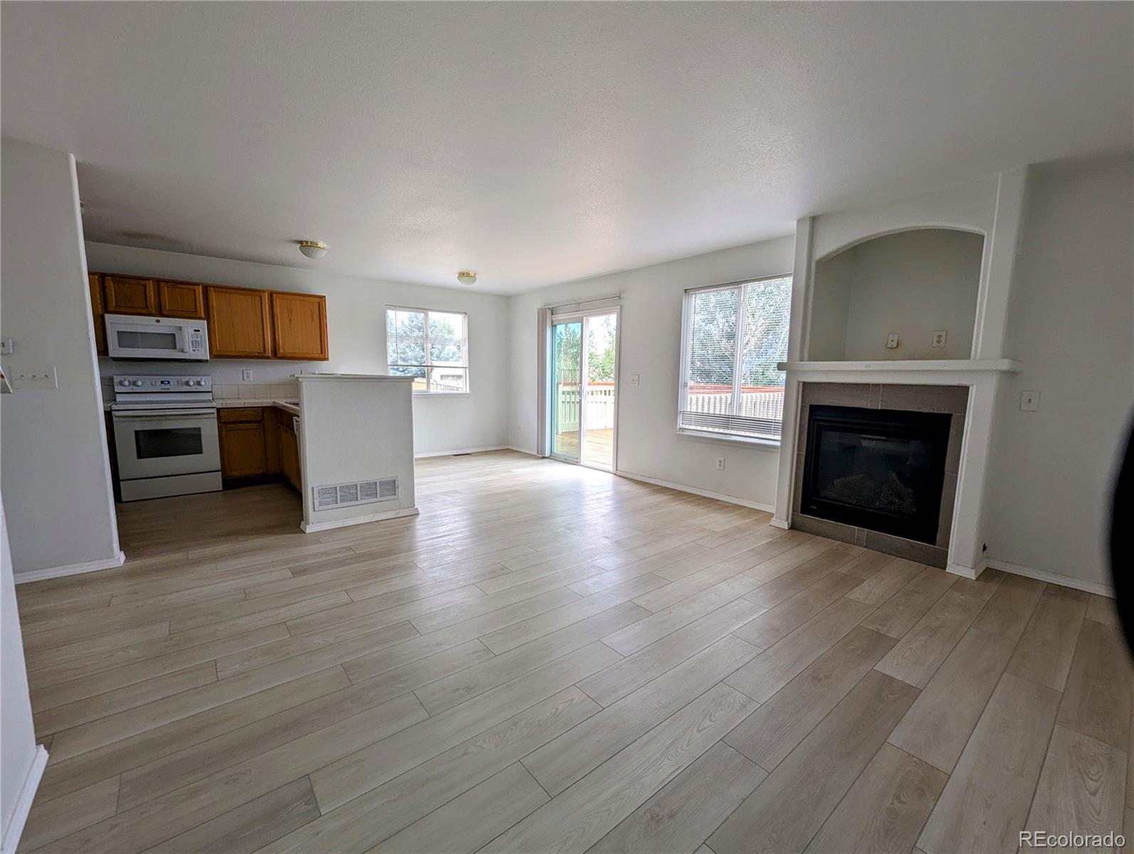 MLS Image #3 for 14397 e 47th drive,denver, Colorado