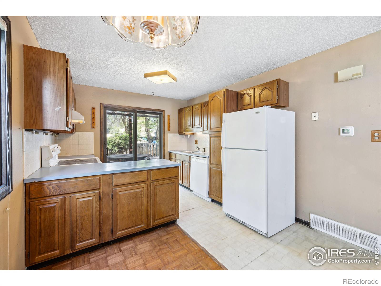 MLS Image #10 for 816  rees court,longmont, Colorado