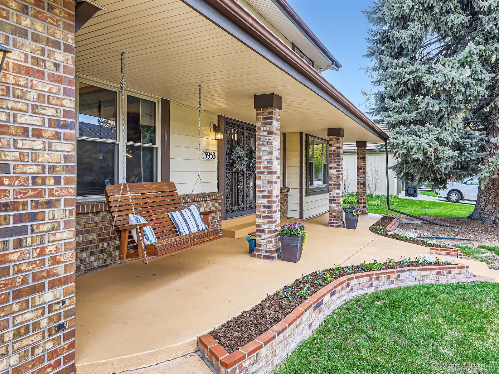 MLS Image #3 for 3953 s olive street,denver, Colorado