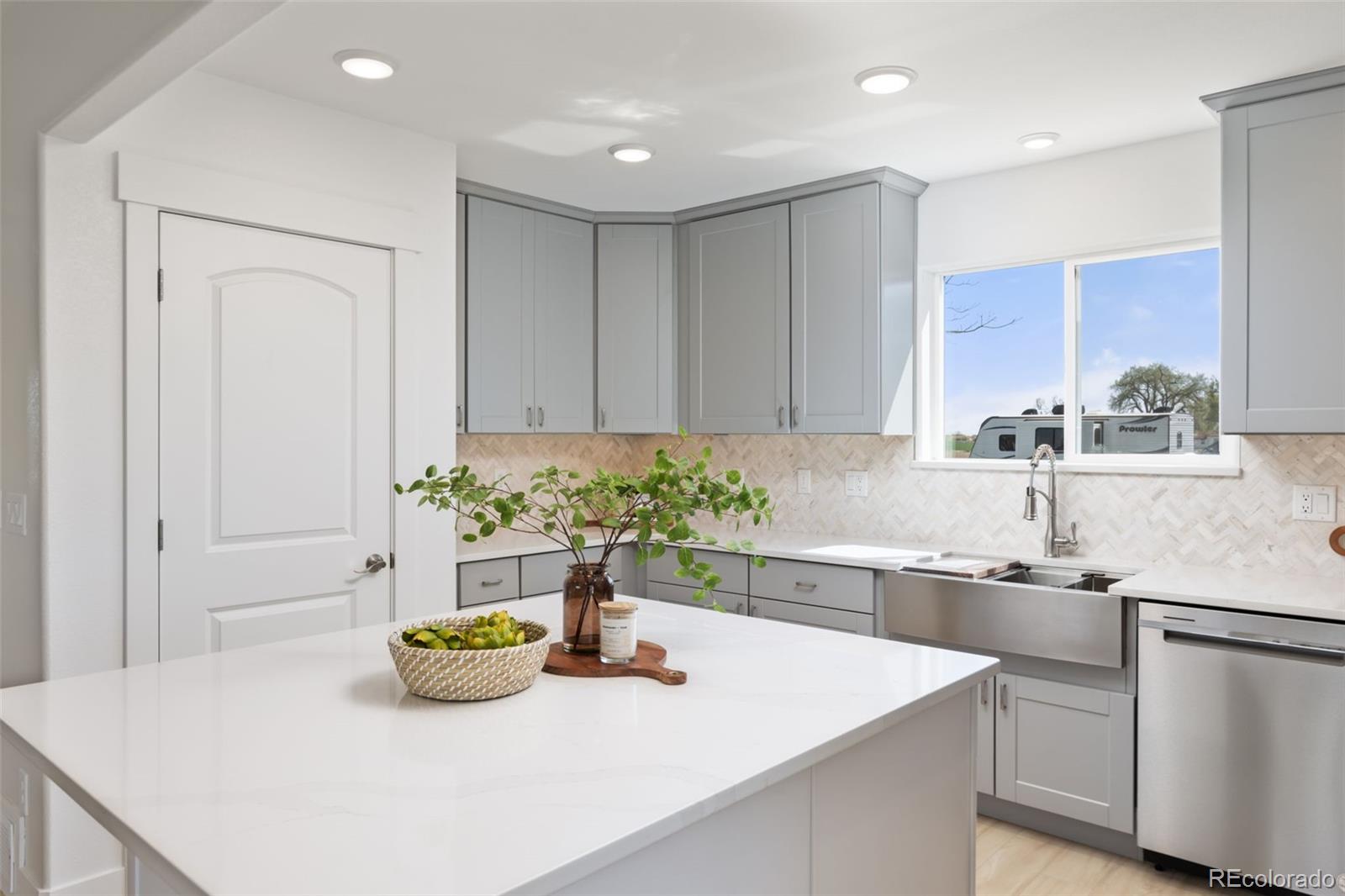 MLS Image #8 for 606  county road 20 1/2 ,longmont, Colorado