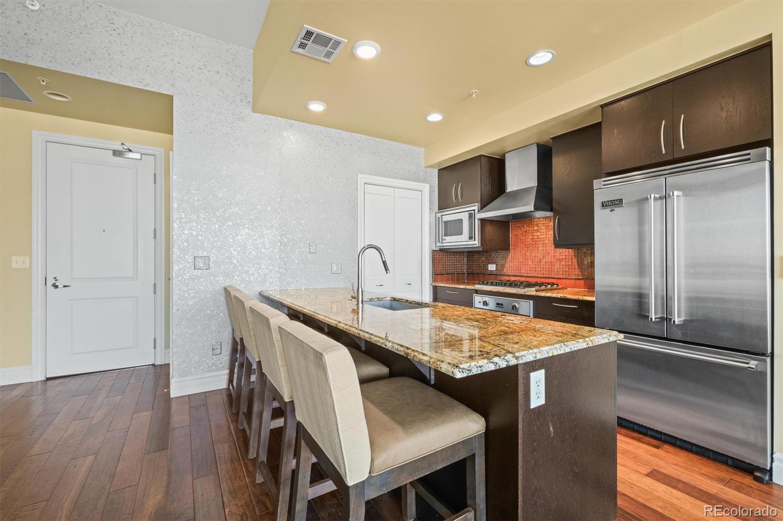 MLS Image #10 for 2001  lincoln street,denver, Colorado