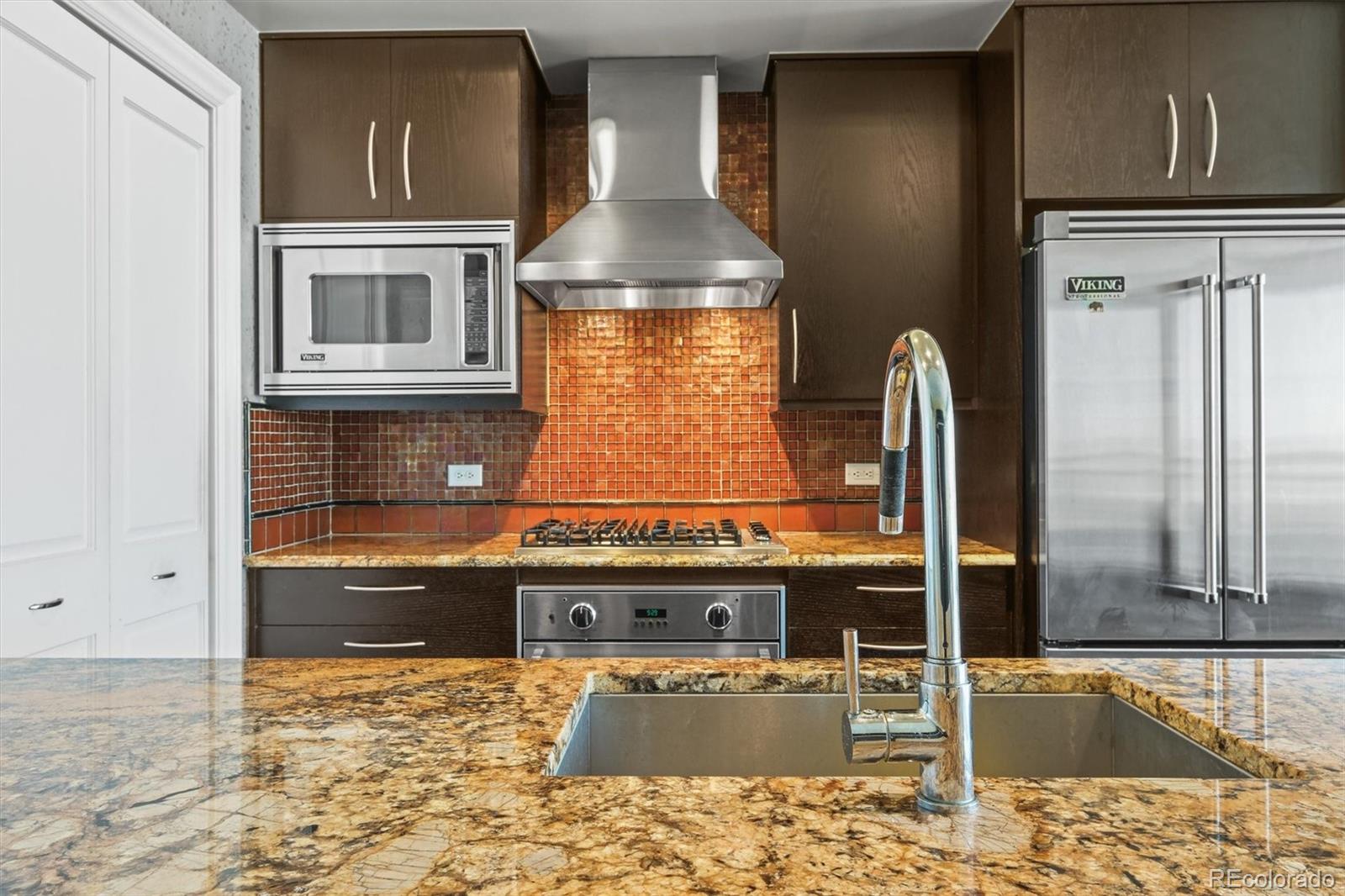 MLS Image #11 for 2001  lincoln street,denver, Colorado