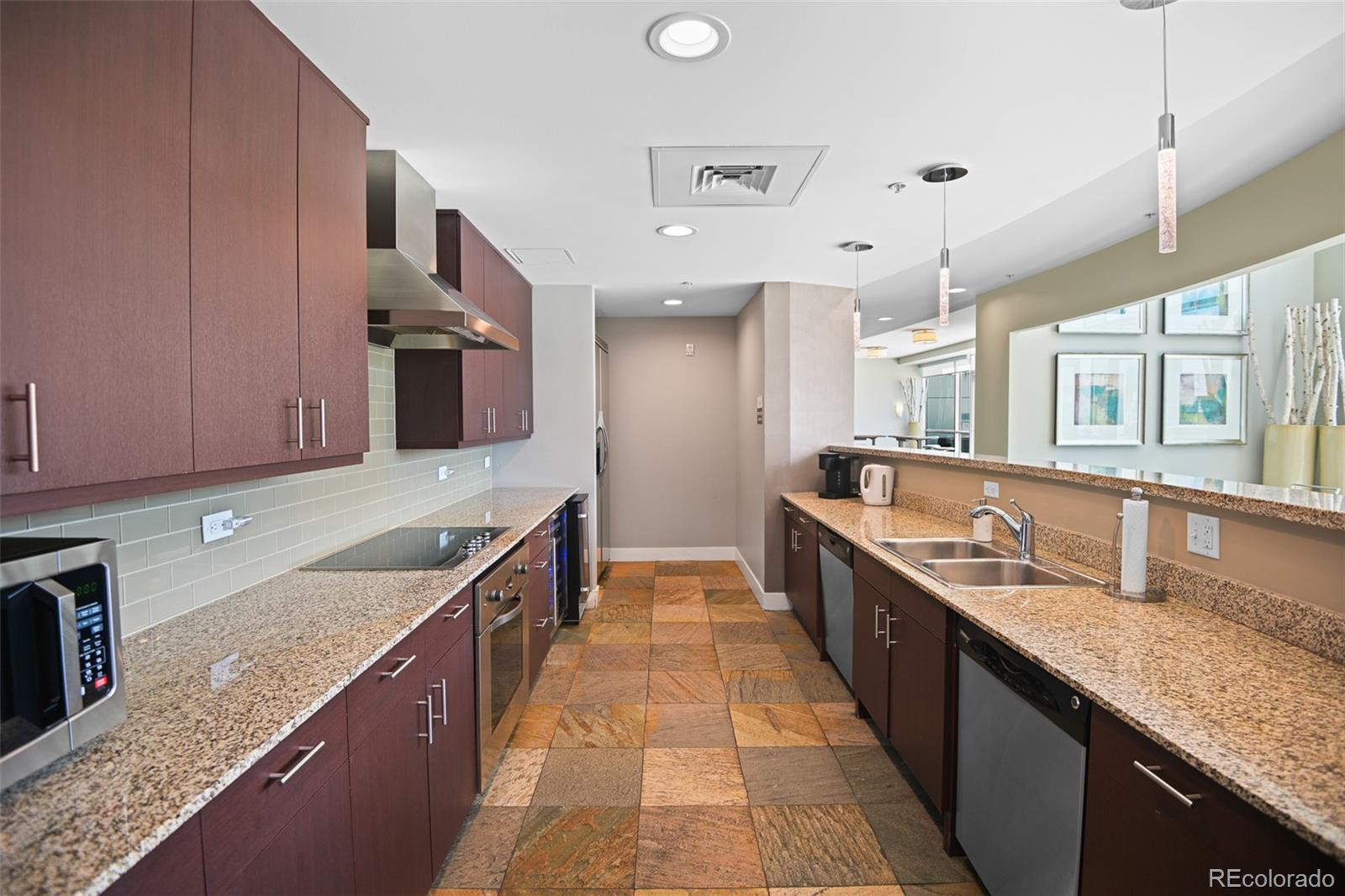 MLS Image #36 for 2001  lincoln street,denver, Colorado