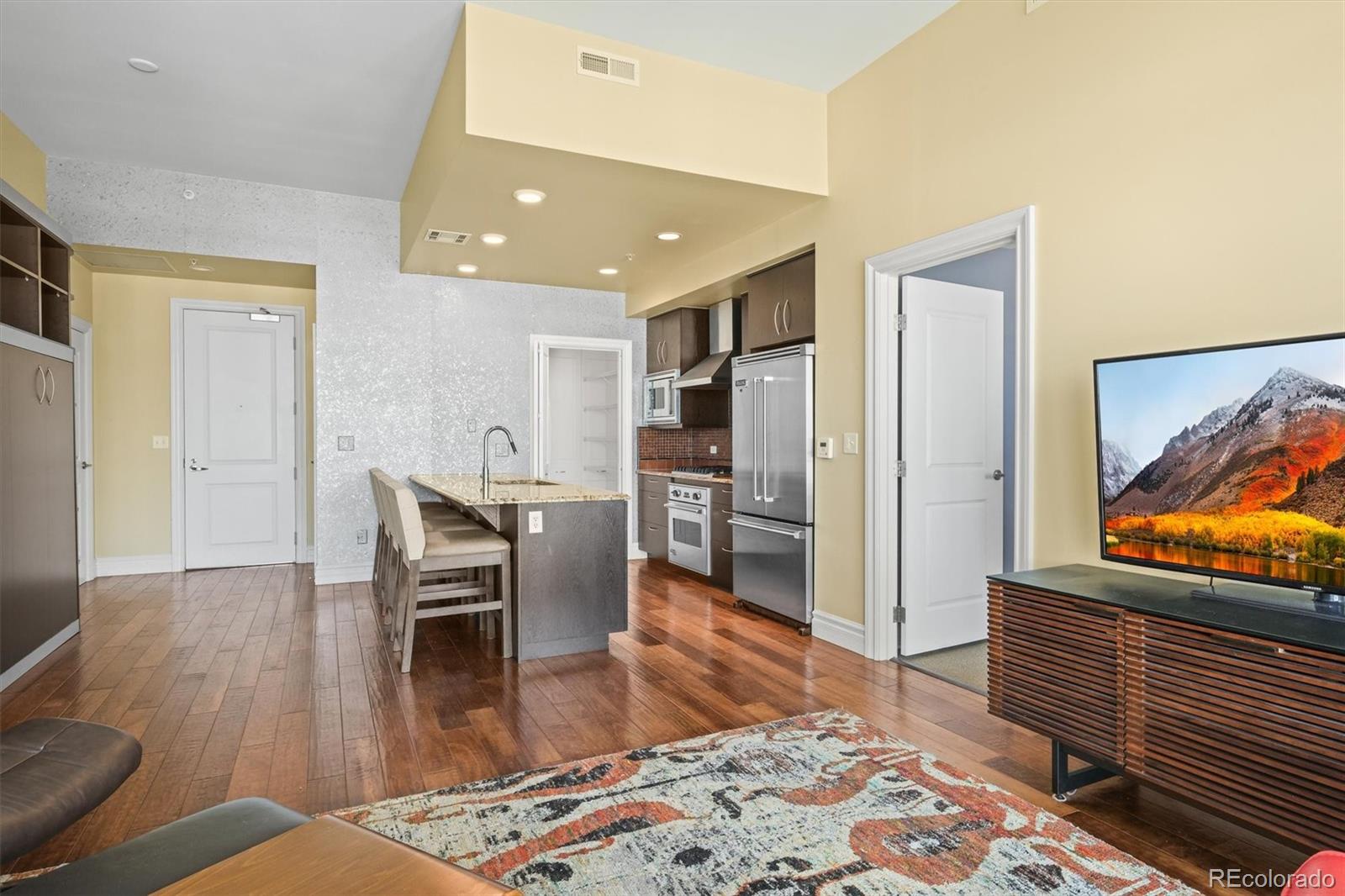 MLS Image #9 for 2001  lincoln street,denver, Colorado