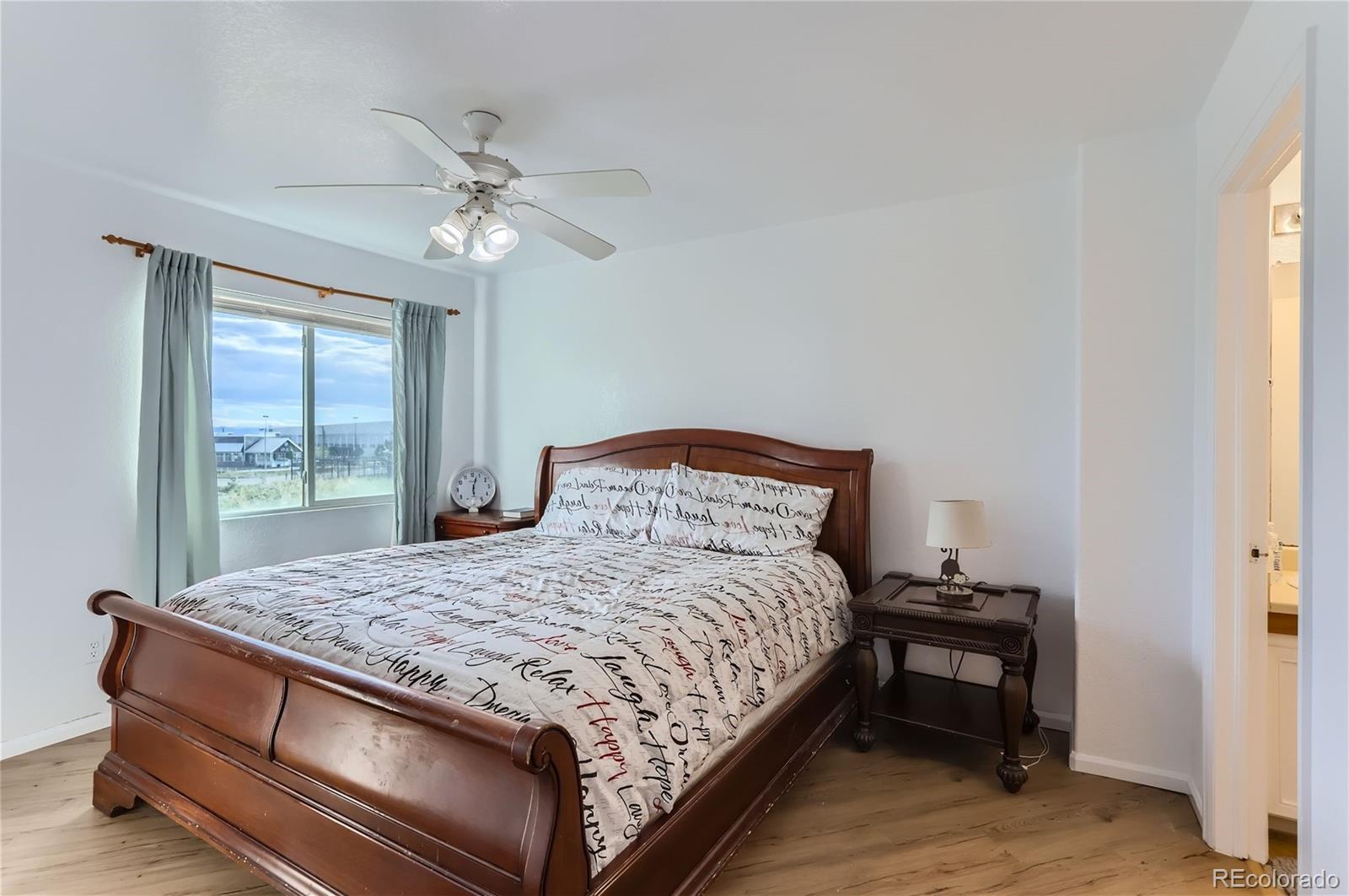 MLS Image #10 for 18652 e 40th place,denver, Colorado