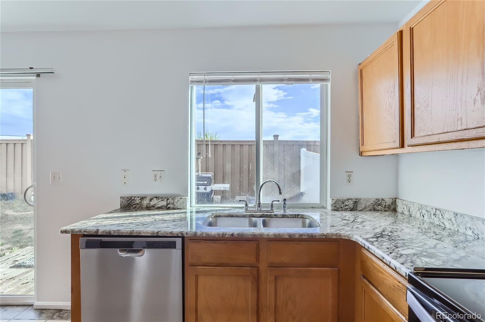 MLS Image #8 for 18652 e 40th place,denver, Colorado