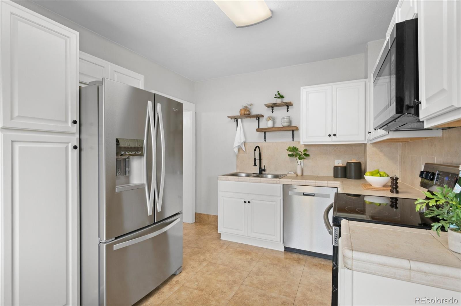 MLS Image #14 for 3693 s bannock street,englewood, Colorado