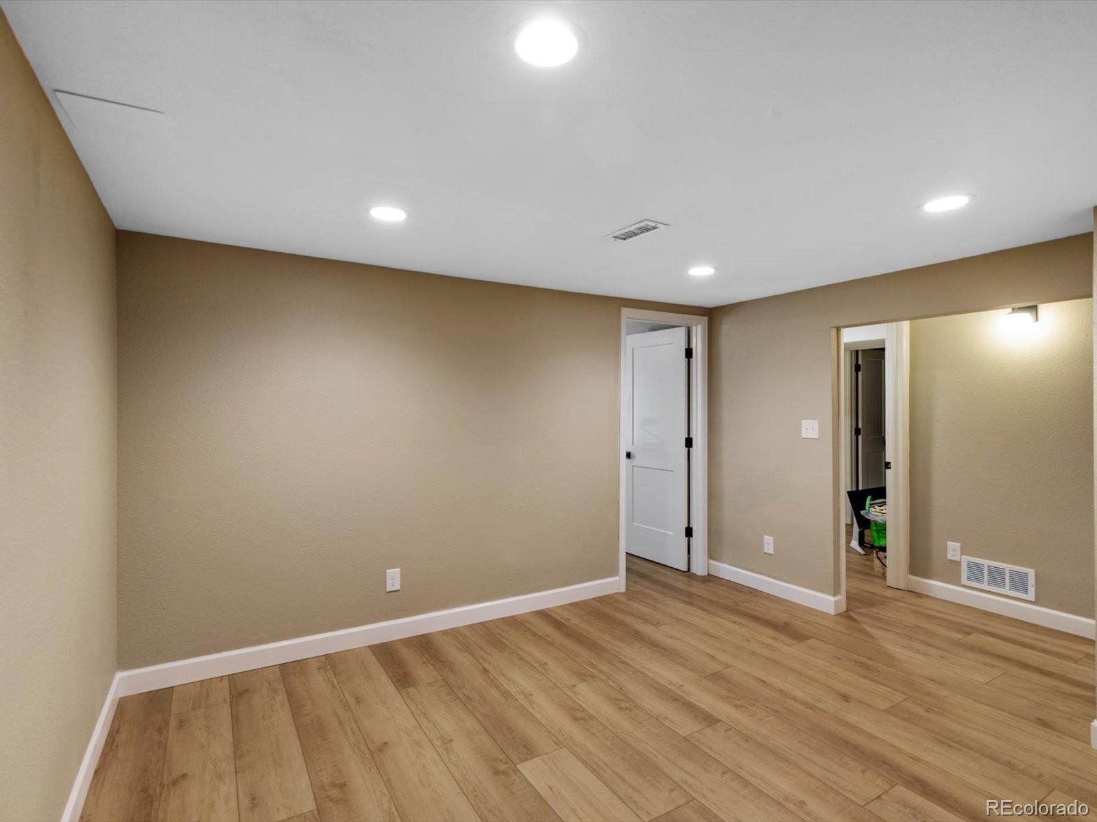 MLS Image #25 for 653 s ivy way,denver, Colorado