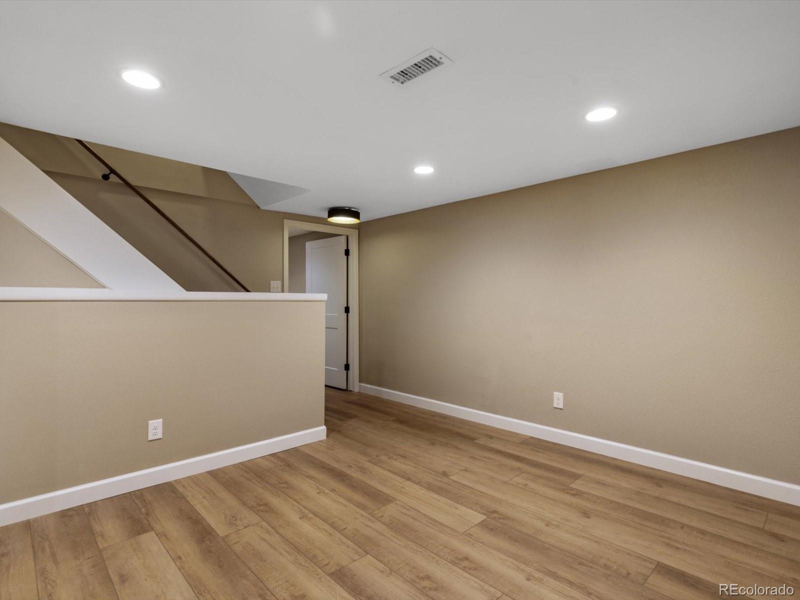 MLS Image #29 for 653 s ivy way,denver, Colorado