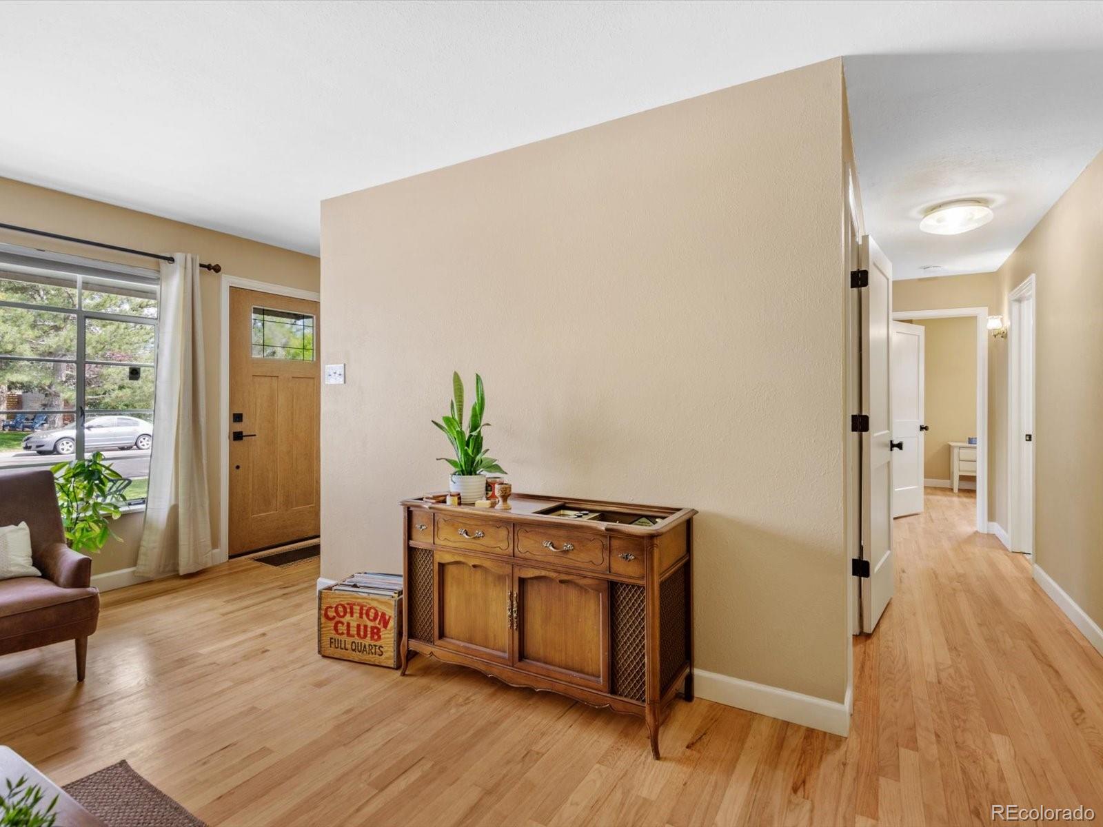 MLS Image #5 for 653 s ivy way,denver, Colorado