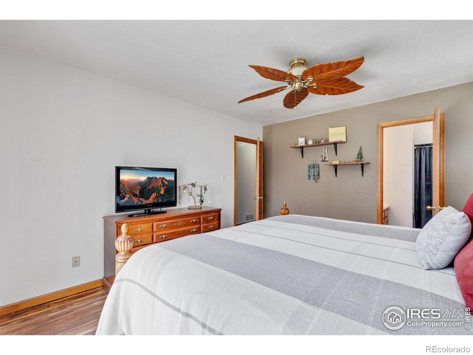 MLS Image #18 for 121  oak street,windsor, Colorado