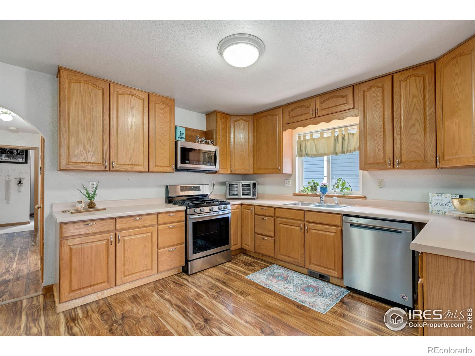 MLS Image #5 for 121  oak street,windsor, Colorado