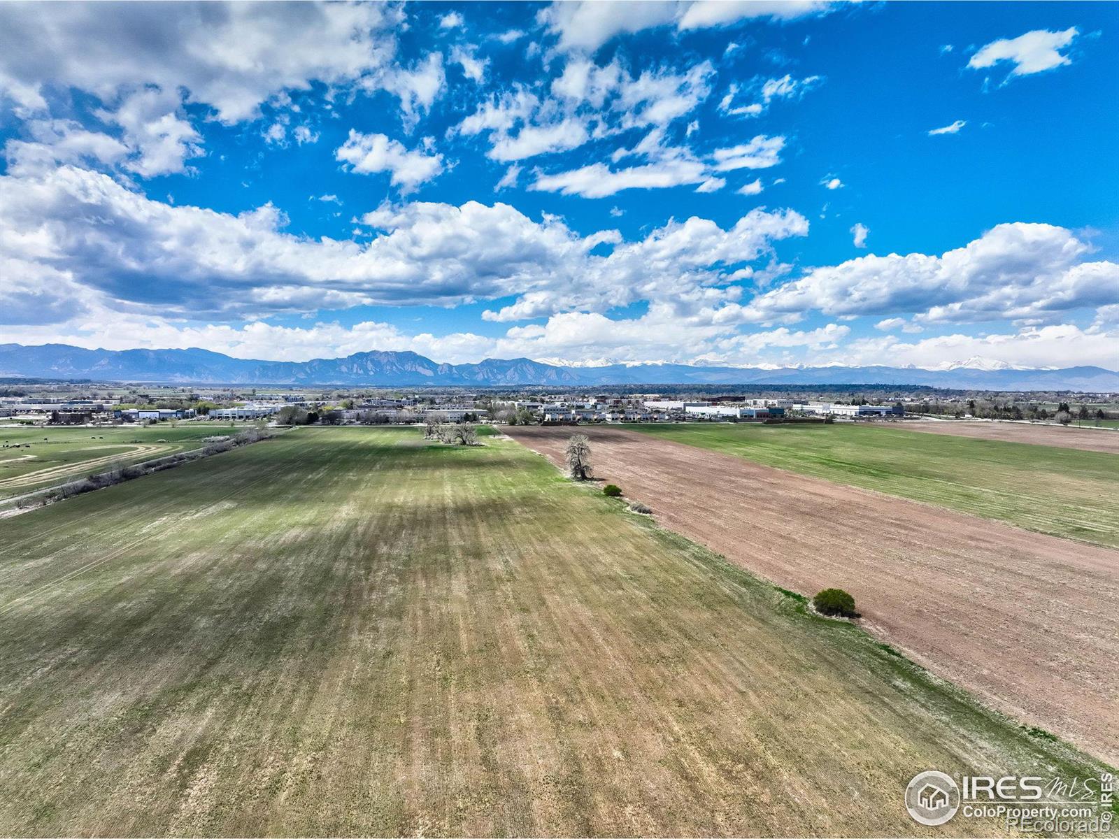 MLS Image #4 for 381  elk trail,lafayette, Colorado