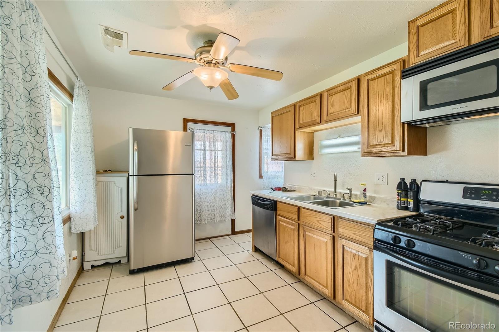 MLS Image #12 for 6015  grape drive,commerce city, Colorado