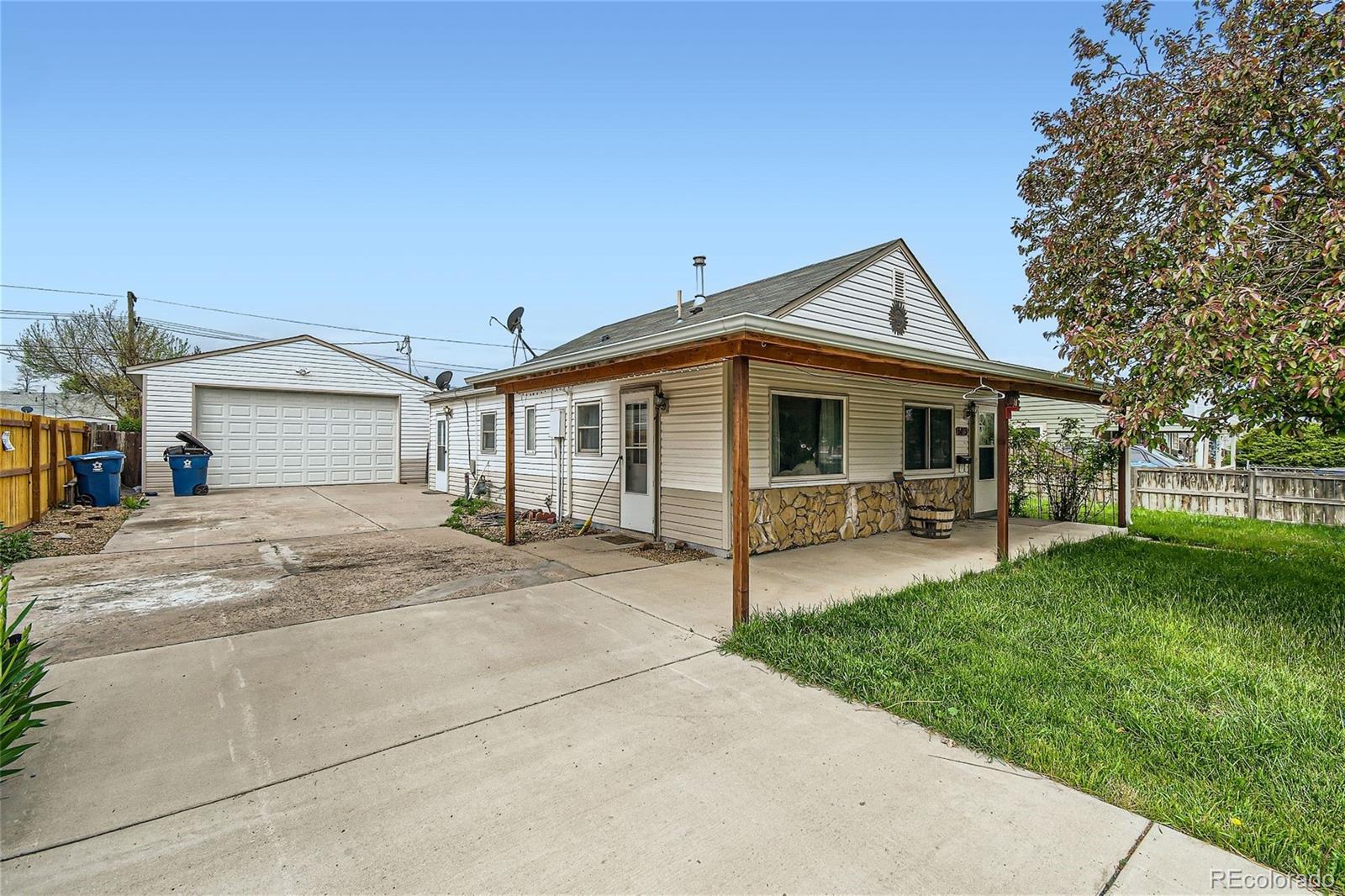 MLS Image #3 for 6015  grape drive,commerce city, Colorado