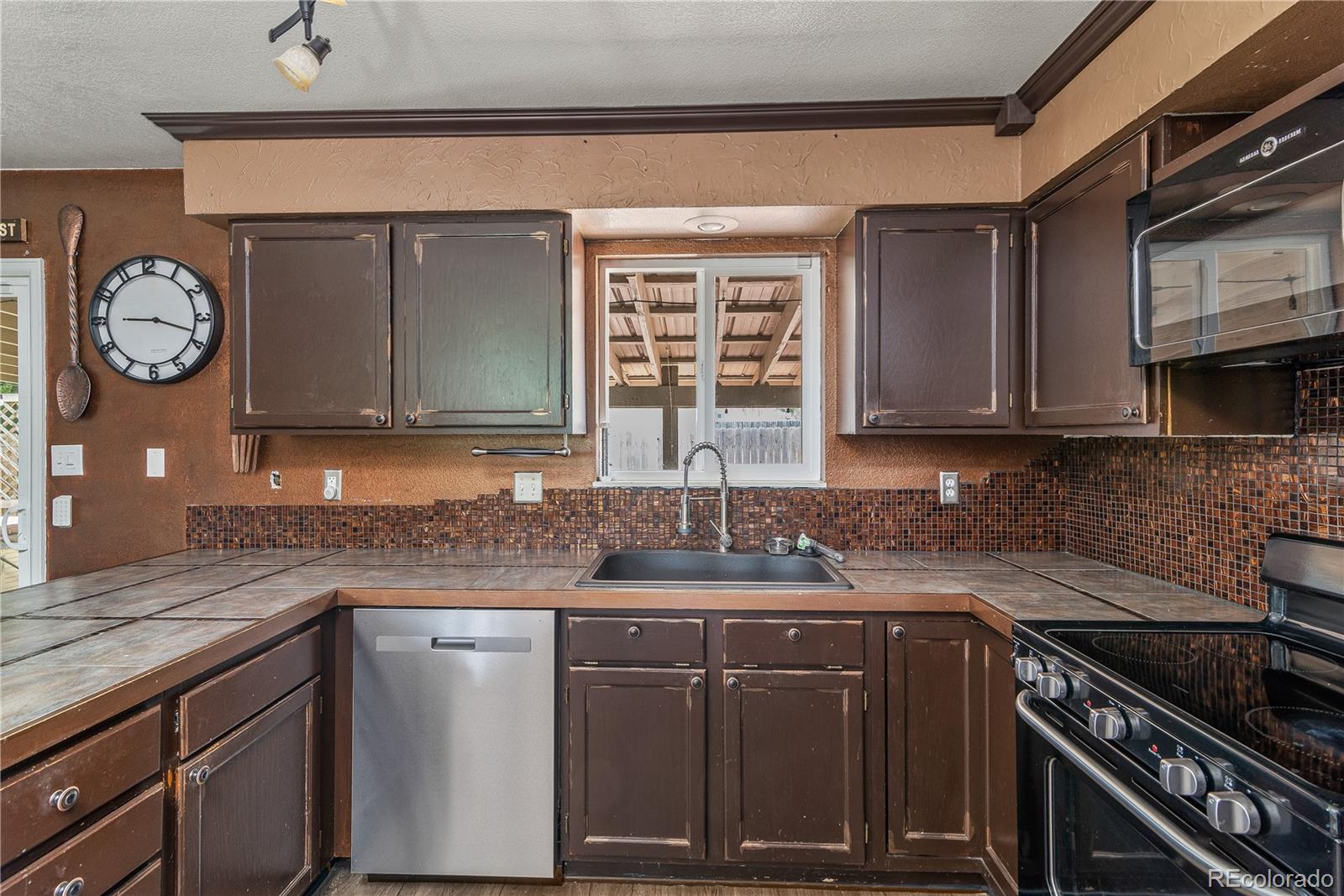 MLS Image #12 for 242 e idaho springs drive,pueblo, Colorado