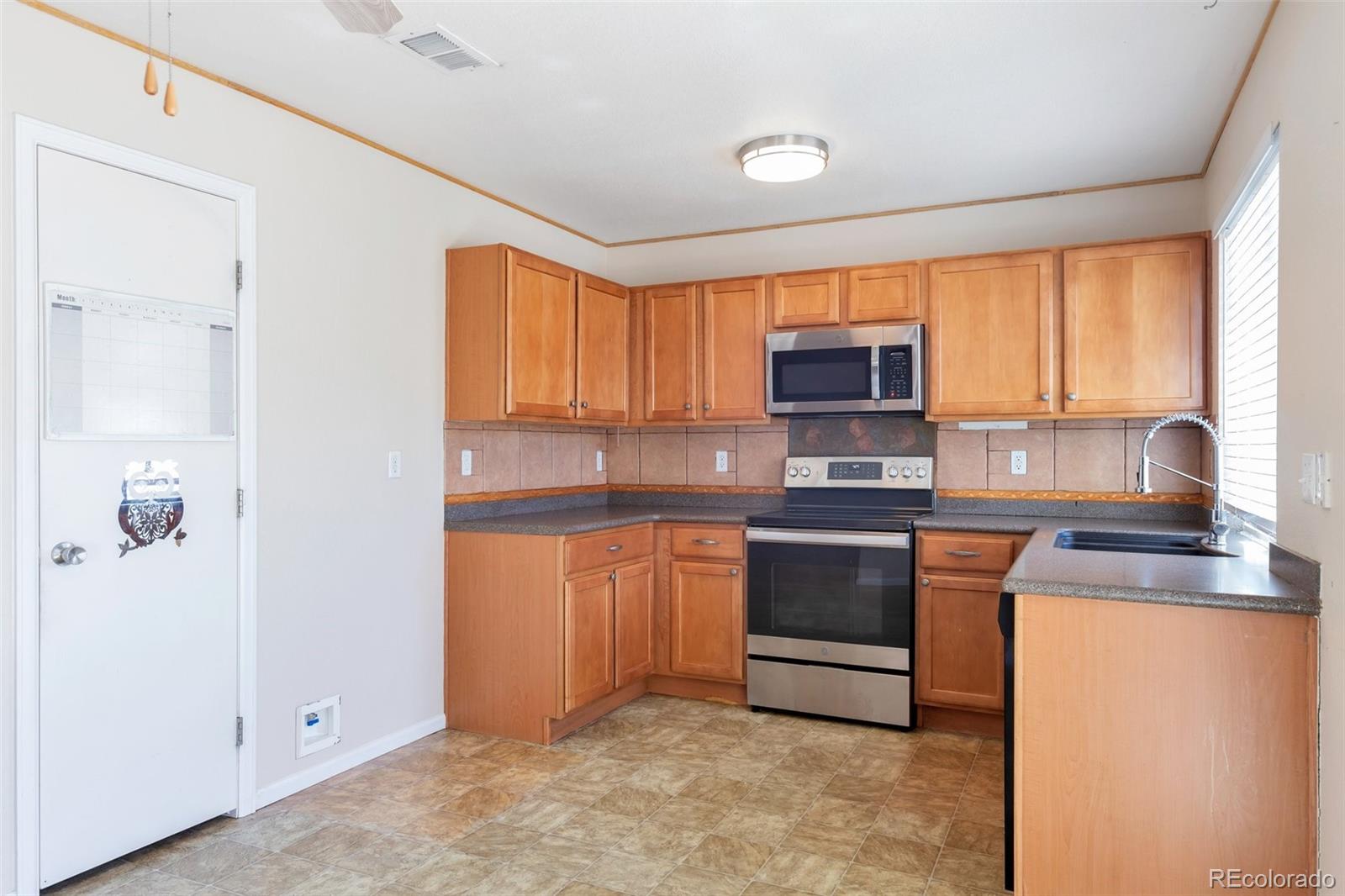 MLS Image #4 for 21376 e 55th place,denver, Colorado