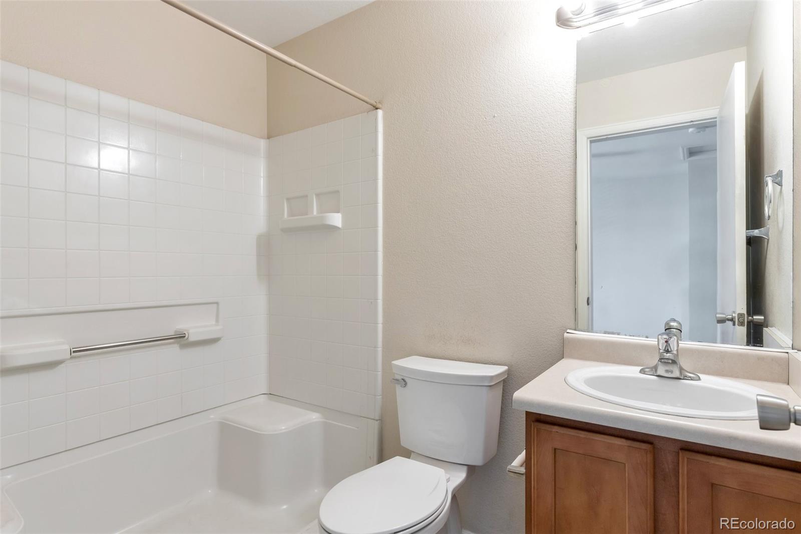 MLS Image #9 for 21376 e 55th place,denver, Colorado